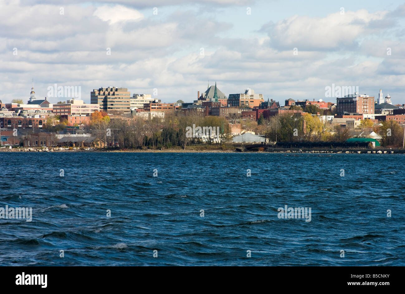 Paesaggio di Burlington Vermont waterfront come si vede guardando ad est dal Lago Champlain Foto Stock