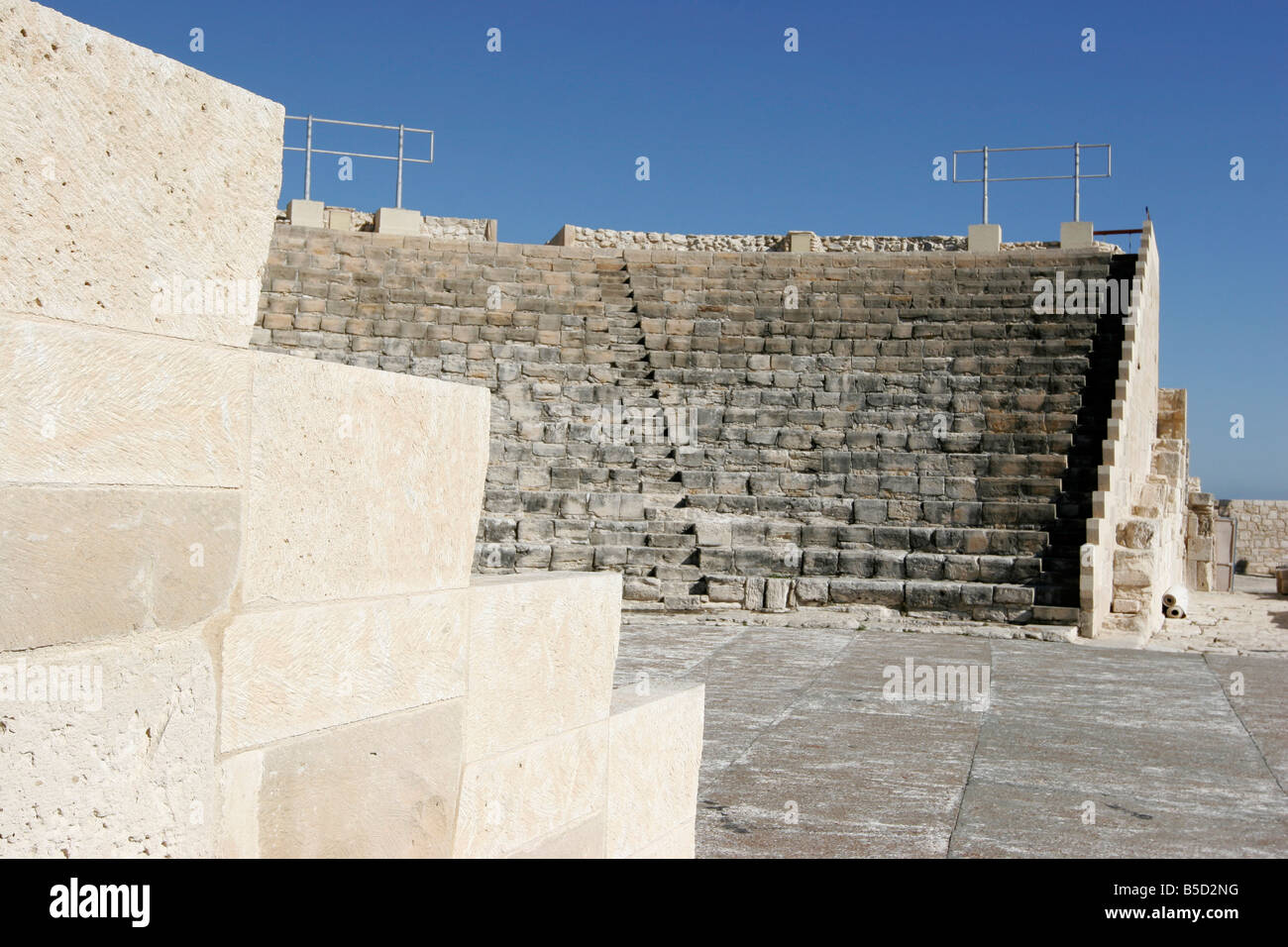 L'anfiteatro di Kourion nella Cipro del Sud che si affaccia sul Mare Mediterraneo Foto Stock