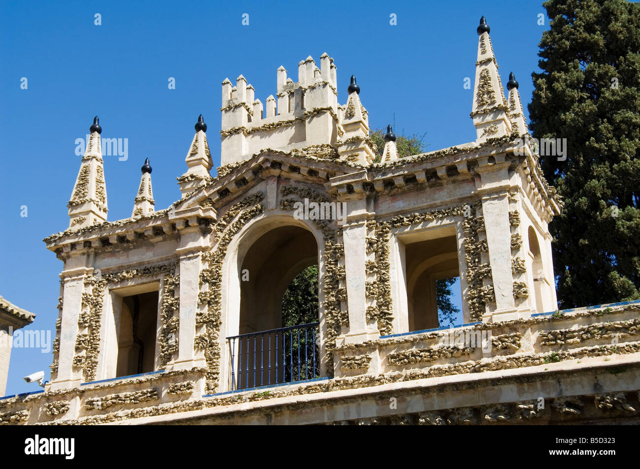 La piscina di Mercurio nel reale di Alcazar, Sito Patrimonio Mondiale dell'UNESCO, il quartiere di Santa Cruz, Siviglia, in Andalusia (Andalucia), Spagna Foto Stock