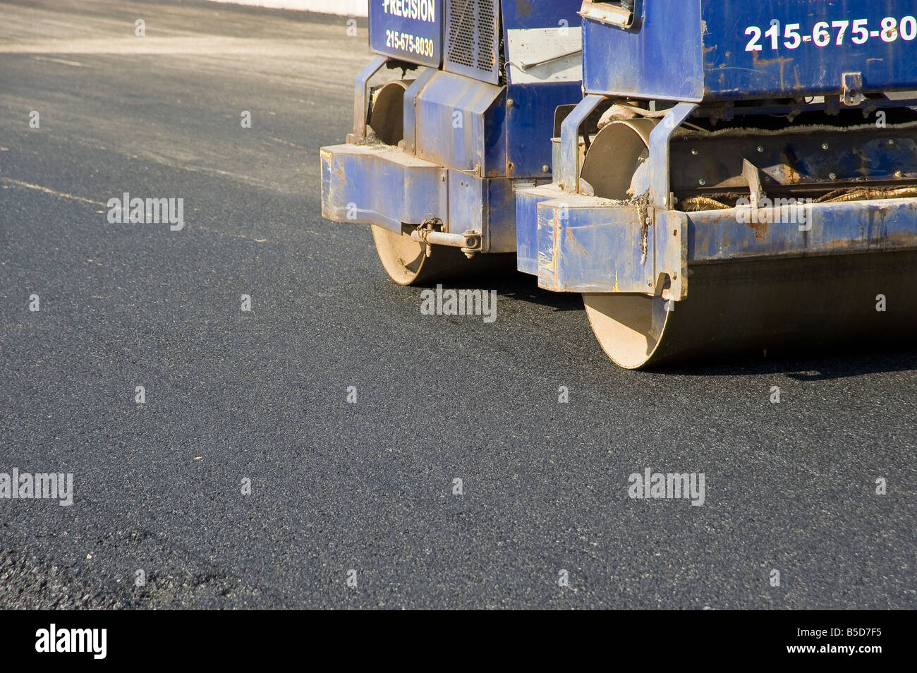 Dettaglio del compattatore a rulli a vapore asfalto per pavimentazioni autostrada, STATI UNITI D'AMERICA Foto Stock