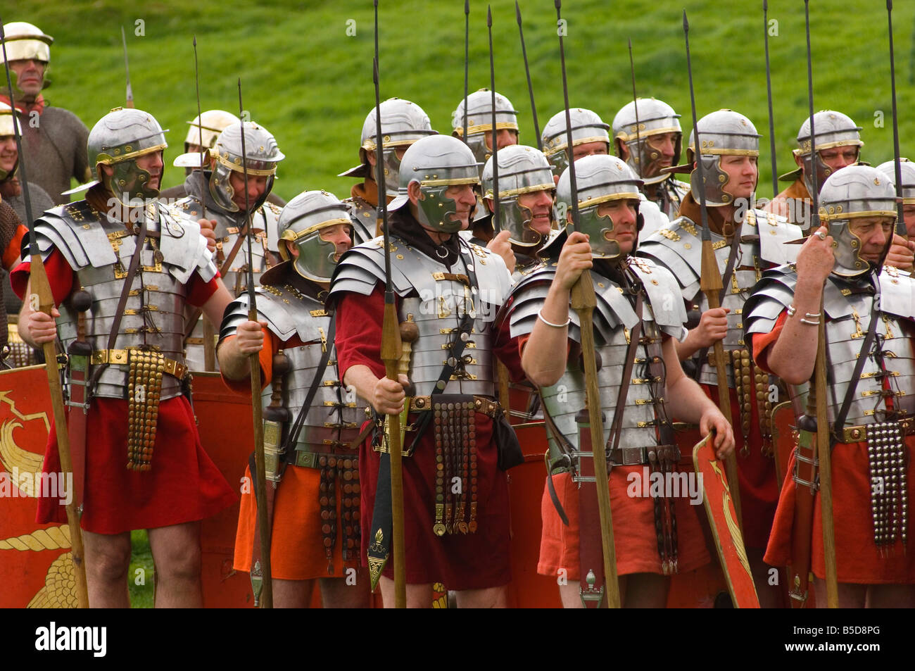 Ermine Street Guard in armatura, a proprio agio, Birdoswald Roman Fort, parete di Adriano, Northumbria, Inghilterra, Euruope Foto Stock