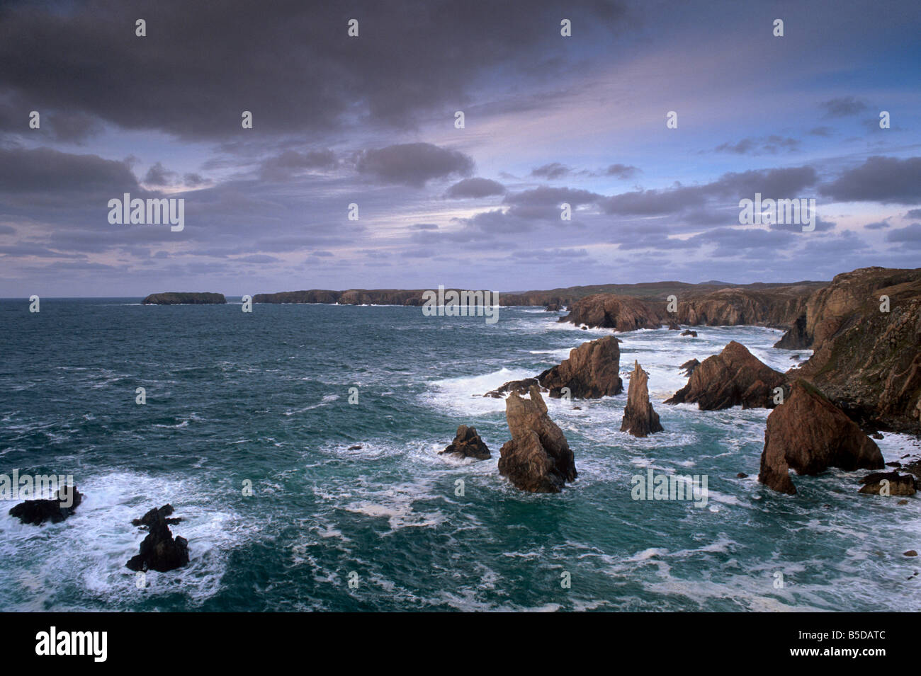 Robusto costa ovest di Lewis, martoriata da nord-ovest gales, isola di Lewis, Ebridi Esterne, Scozia, Europa Foto Stock