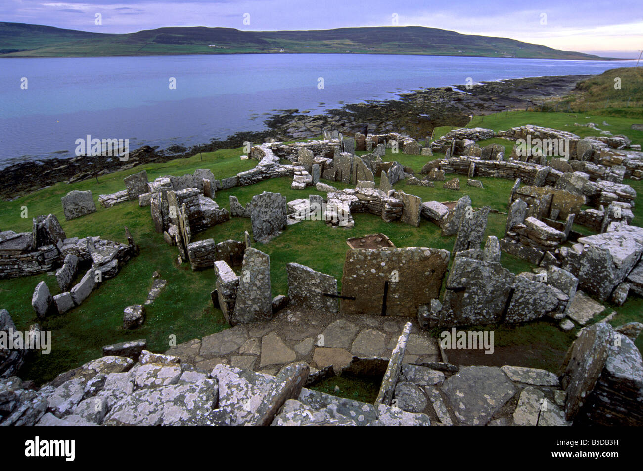 Resti di età del ferro case di abitazione intorno Broch di Gurness, Aikerness, Continentale, Orkney Islands, Scozia Foto Stock