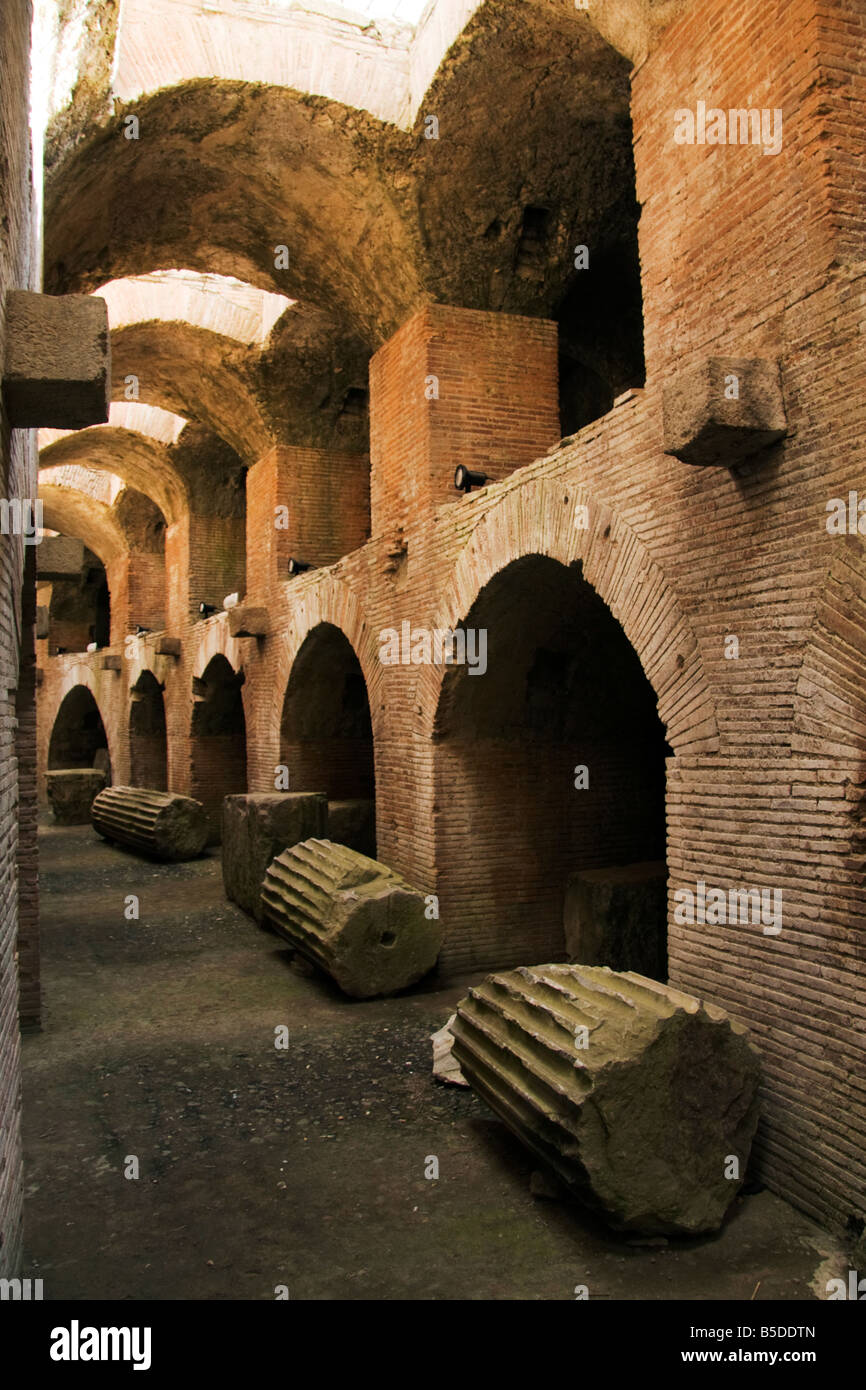 NERONIAN Anfiteatro flaviano rovine romane a Pozzuoli Napoli Campania Italia Foto Stock