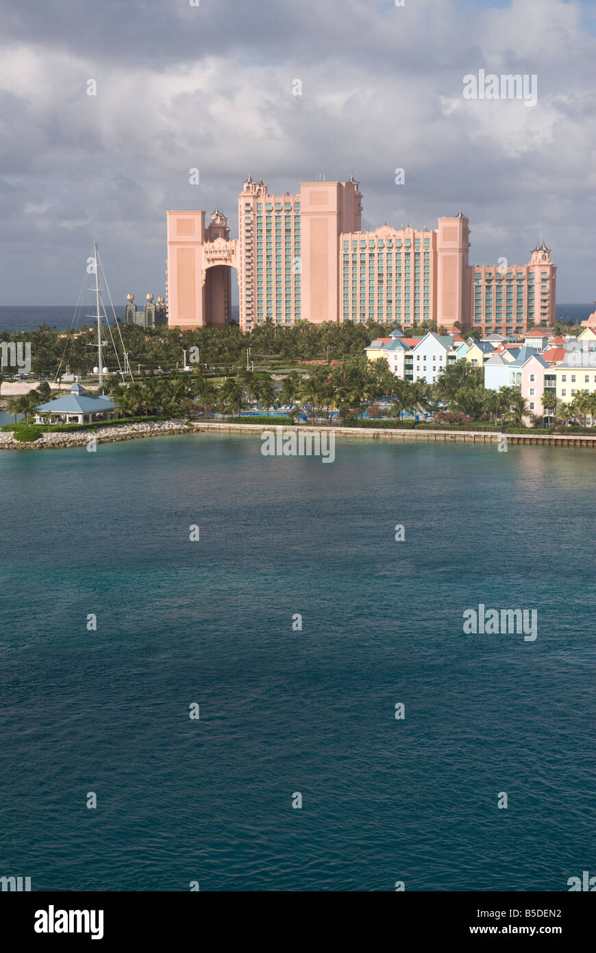 Atlantis come si vede dal ponte per l'isola di paradiso Foto Stock