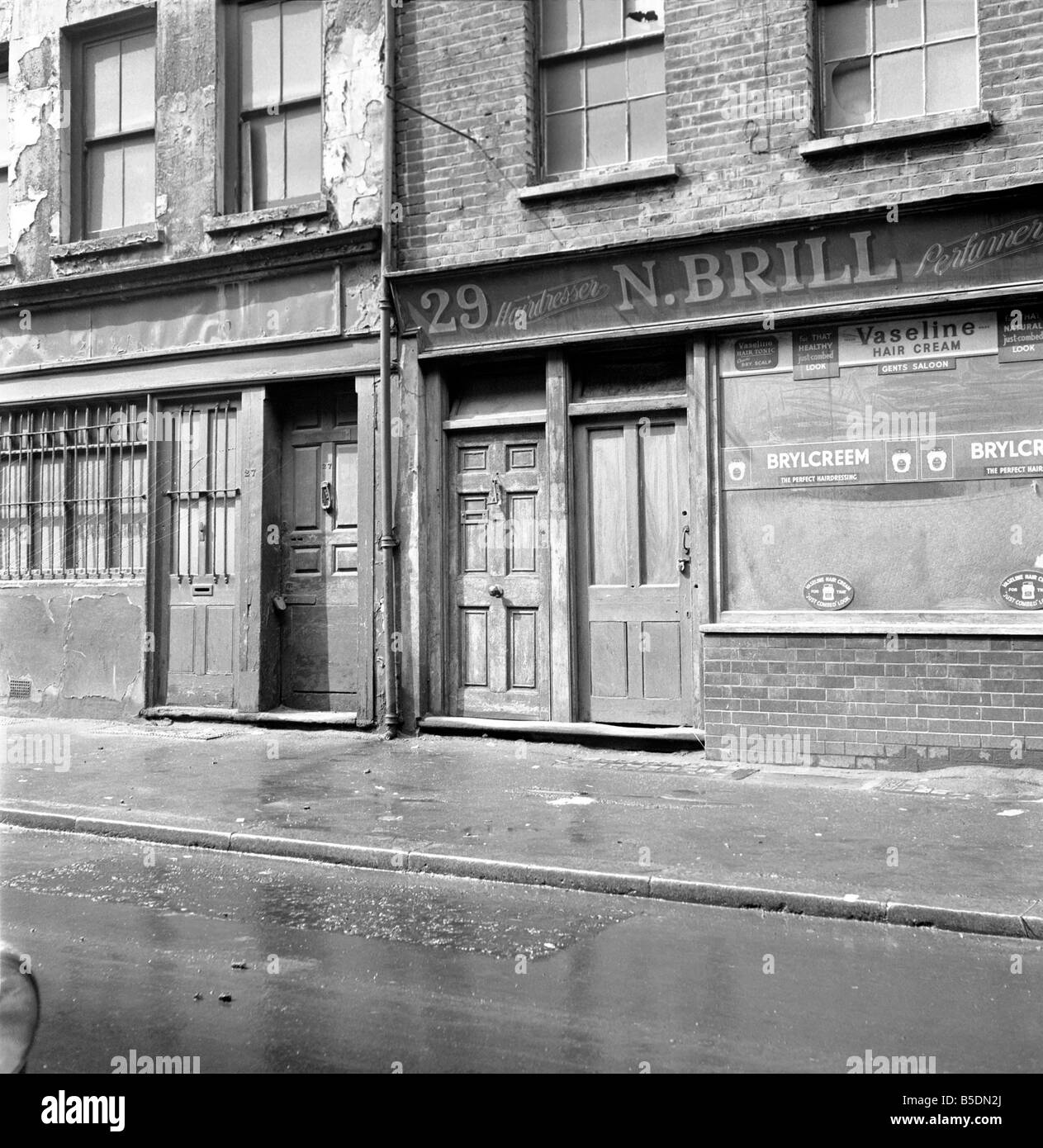 Jack lo Squartatore: 29 Hanbury Street il luogo del delitto di Jack's seconda vittima Annie Chapman a Whitechapel di Londra. 1965 Foto Stock