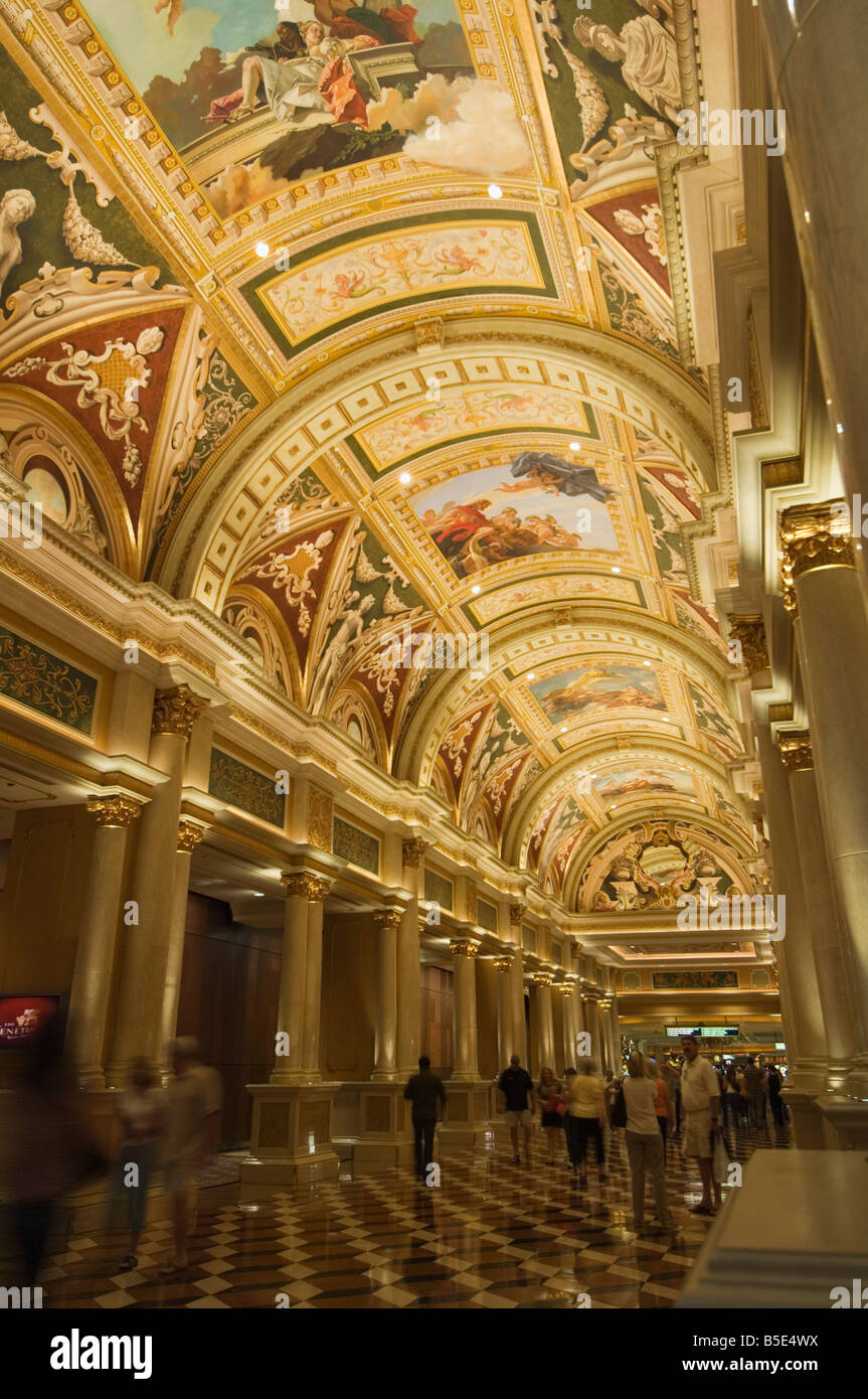 La lobby e vicino al front desk, Venetian Hotel Las Vegas, Nevada, Stati Uniti d'America, America del Nord Foto Stock