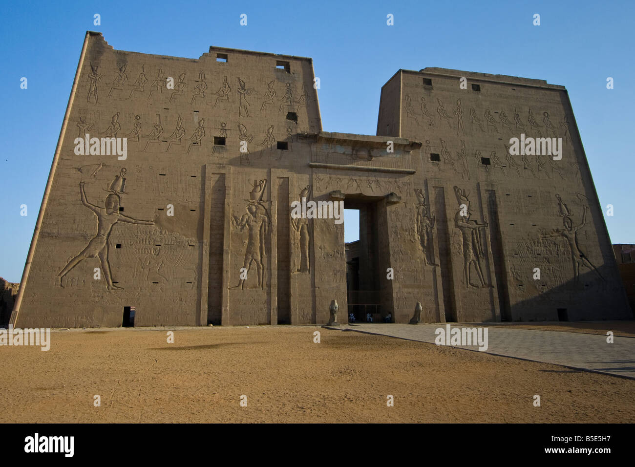 Tempio di Horus in Edfu Egitto Foto Stock
