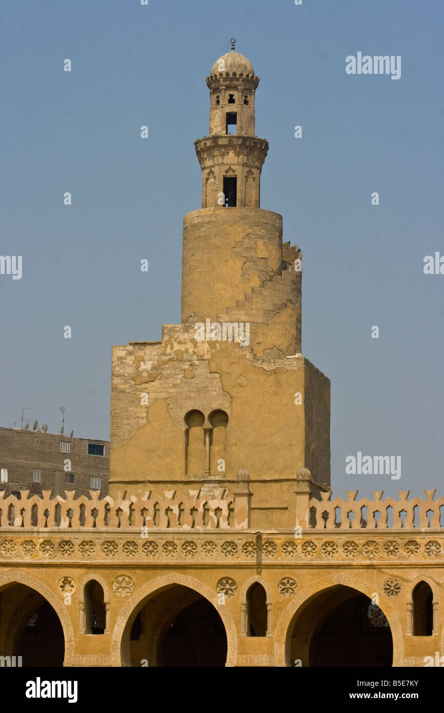 Minareto a spirale in corrispondenza di Ibn Tulun moschea in Il Cairo Egitto Foto Stock