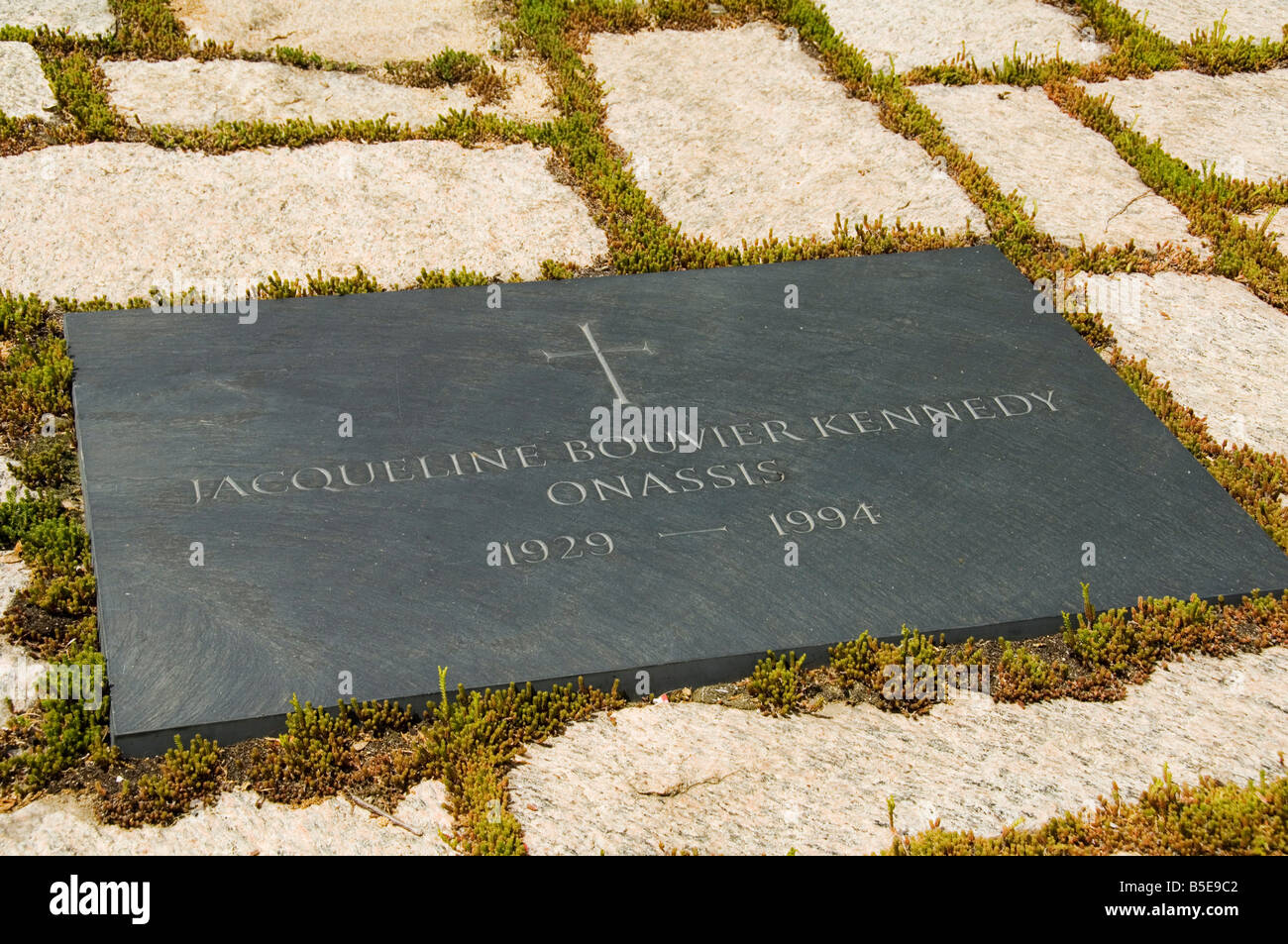 Tomba di Jackie Kennedy Onassis presso il Cimitero Nazionale di Arlington, Arlington, Virginia, Stati Uniti d'America, America del Nord Foto Stock