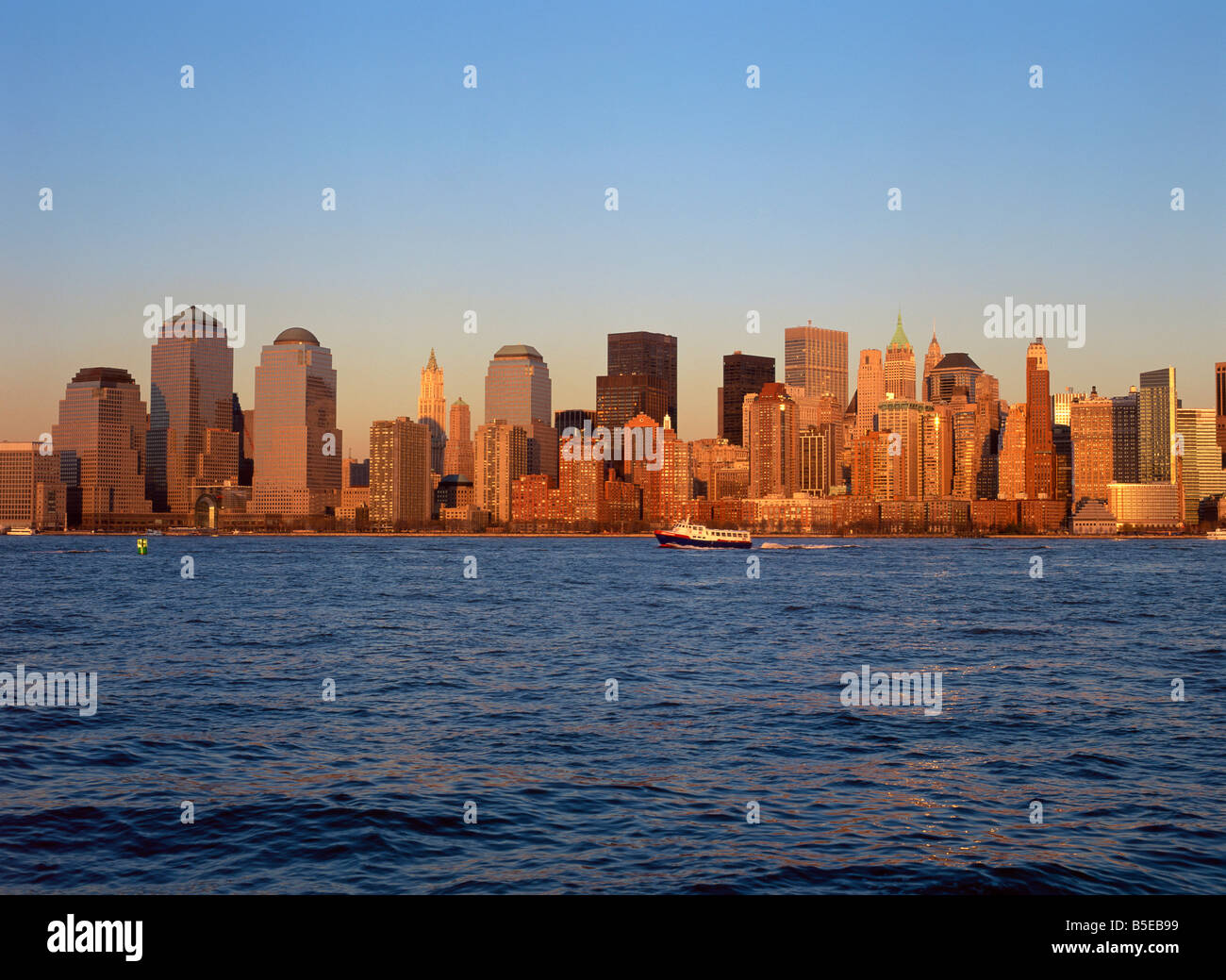 La parte inferiore di Manhattan skyline post 11 settembre New York City Stati Uniti d'America Nord America Foto Stock