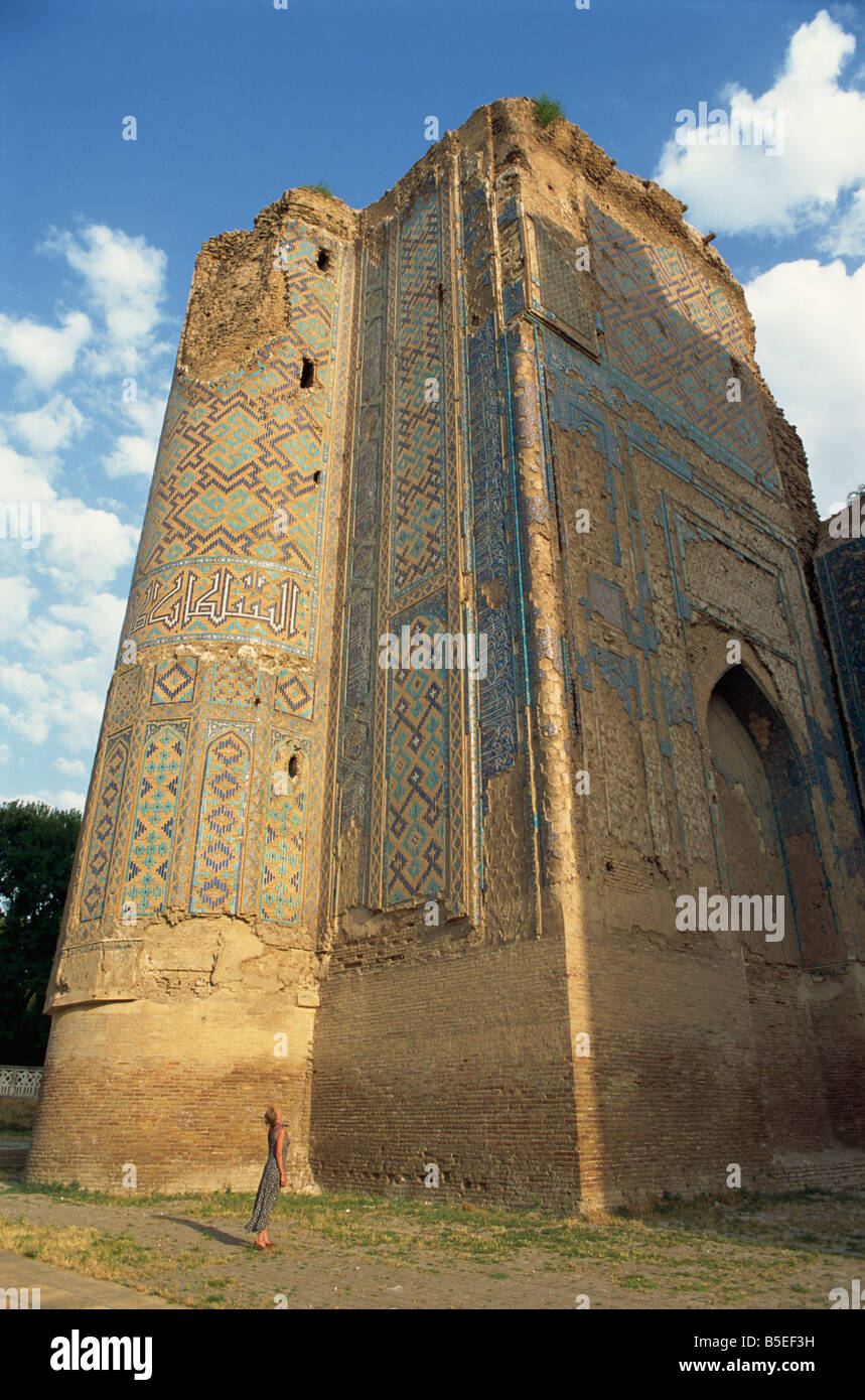 Tamerlane's Palace gate, Shakhrisabz, vicino a Samarcanda, Uzbekistan in Asia centrale Foto Stock