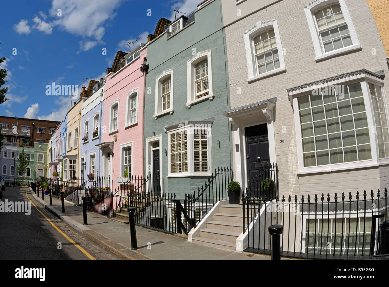 Colorate in stile cottage case, a Chelsea, Londra Foto Stock