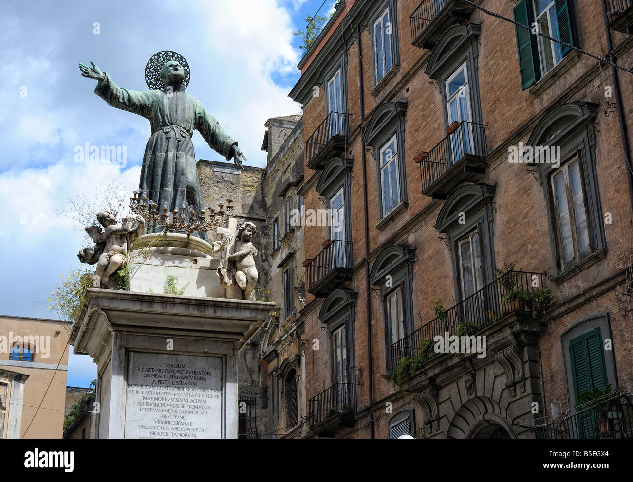 Napoli centro Napoli Campania Italia San Gaetano statua Foto Stock