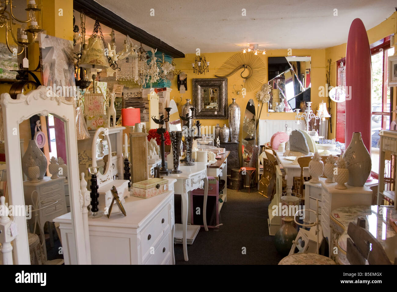 " Il maneggio' negozio di antiquariato in Long Melford, Suffolk, Regno Unito Foto Stock