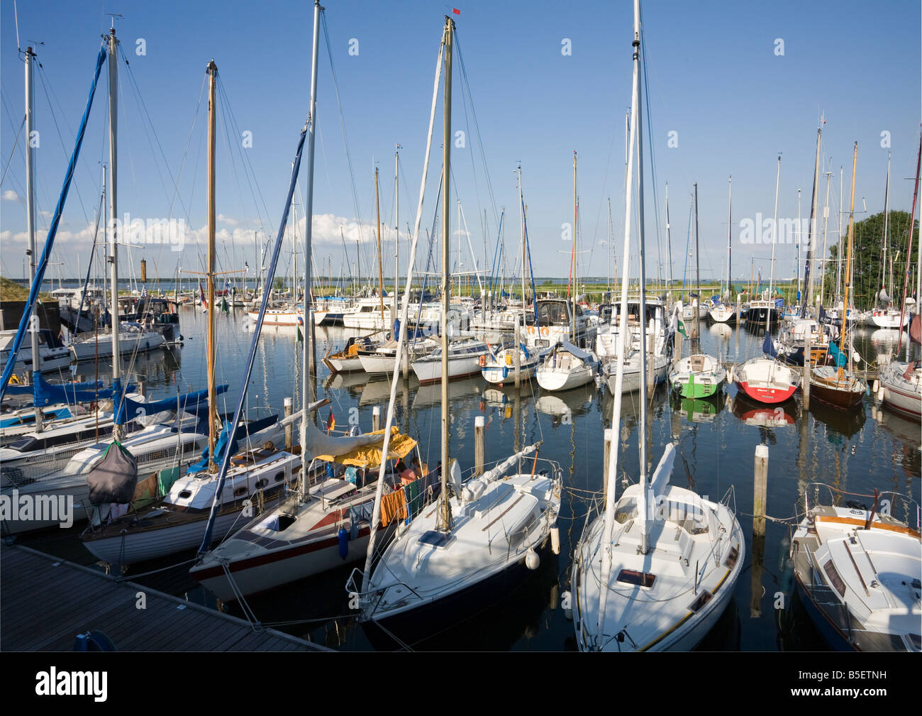 Yacht in marina a Willemstaad Holland Foto Stock