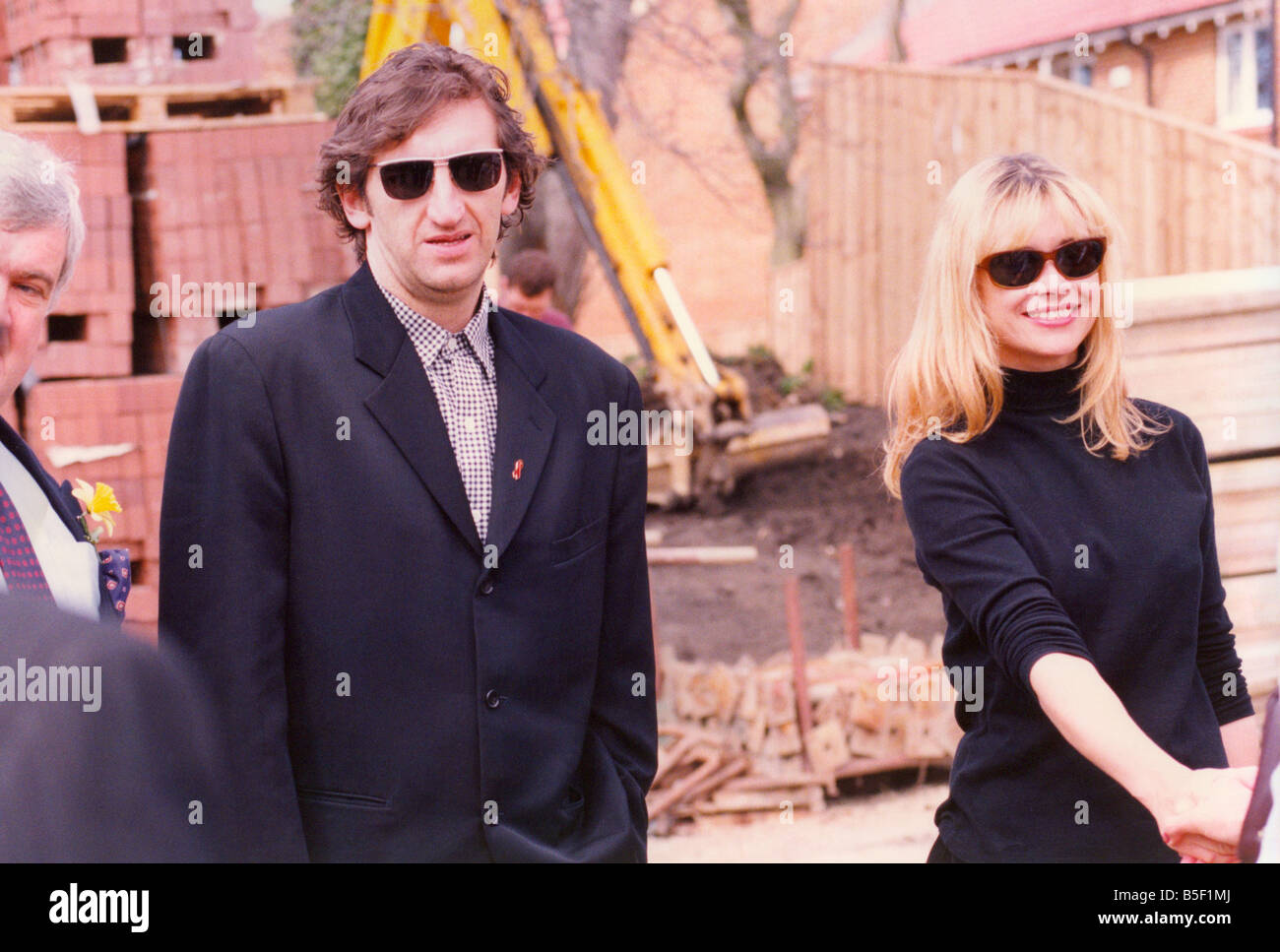 Jimmy Nail presso il topping fuori cerimonia per le borse Marie Curie di ospitalità per la cura del cancro ospizio in Newcastle 10 04 95 Foto Stock