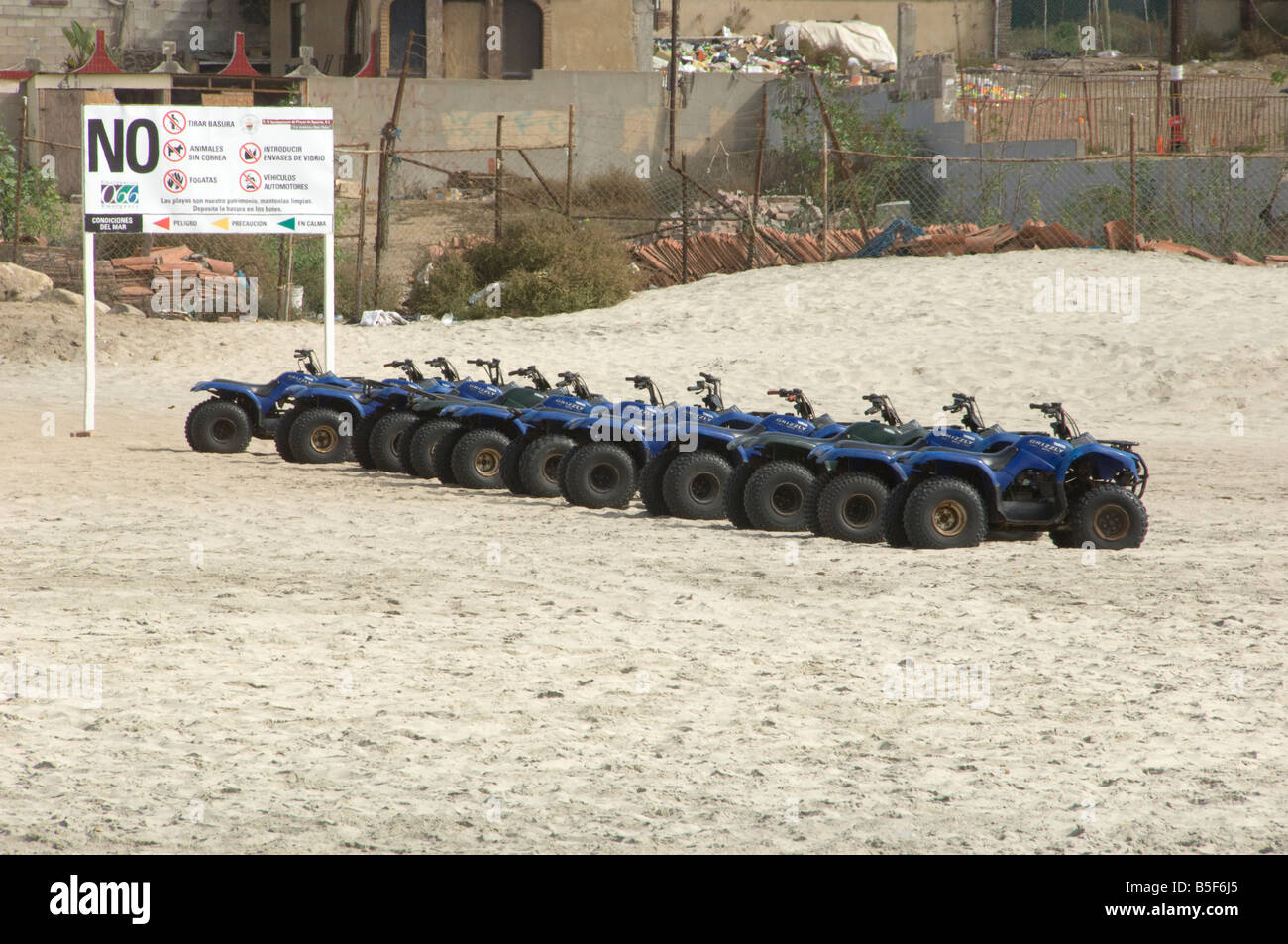 La spiaggia di Rosarito. Svuotare del turista perché di tutti i correlati al farmaco di uccisioni. Foto Stock