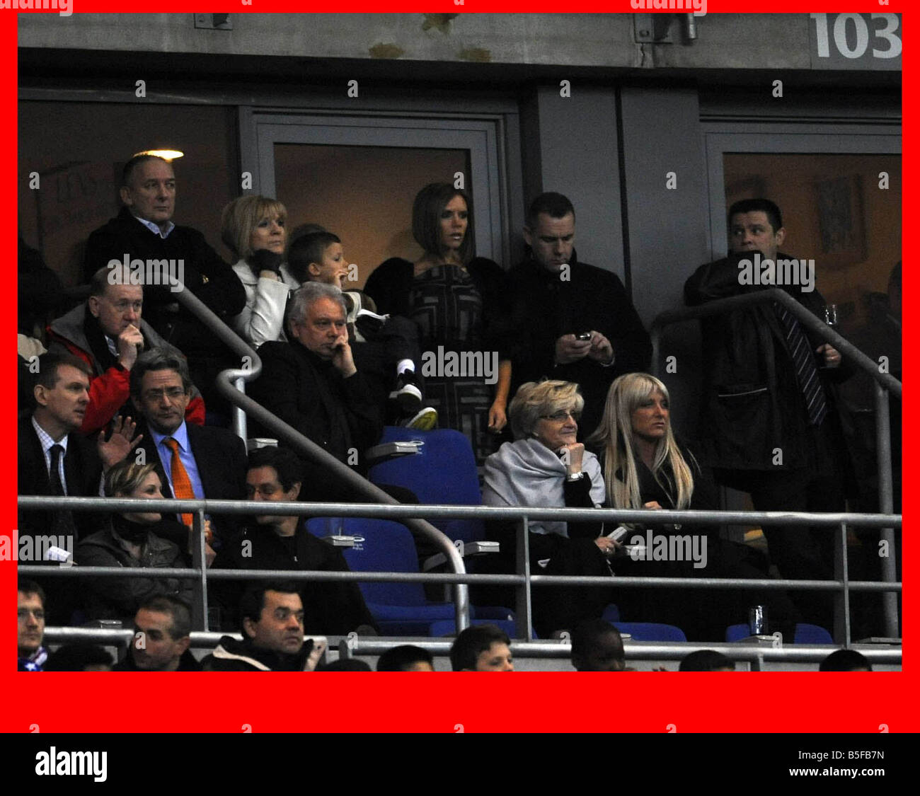 26 3 08 PIC BRADLEY ORMESHER INGHILTERRA FRANCIA V INGHILTERRA Franck Ribery i punteggi 1 0 TED BECKHAM JACKY ADAMS ROMEO BECKHAM VICTORIA BECKHAM SEDUTO TONY ADAMS SANDRA BECKHAM BECKHAM JOANNE Foto Stock