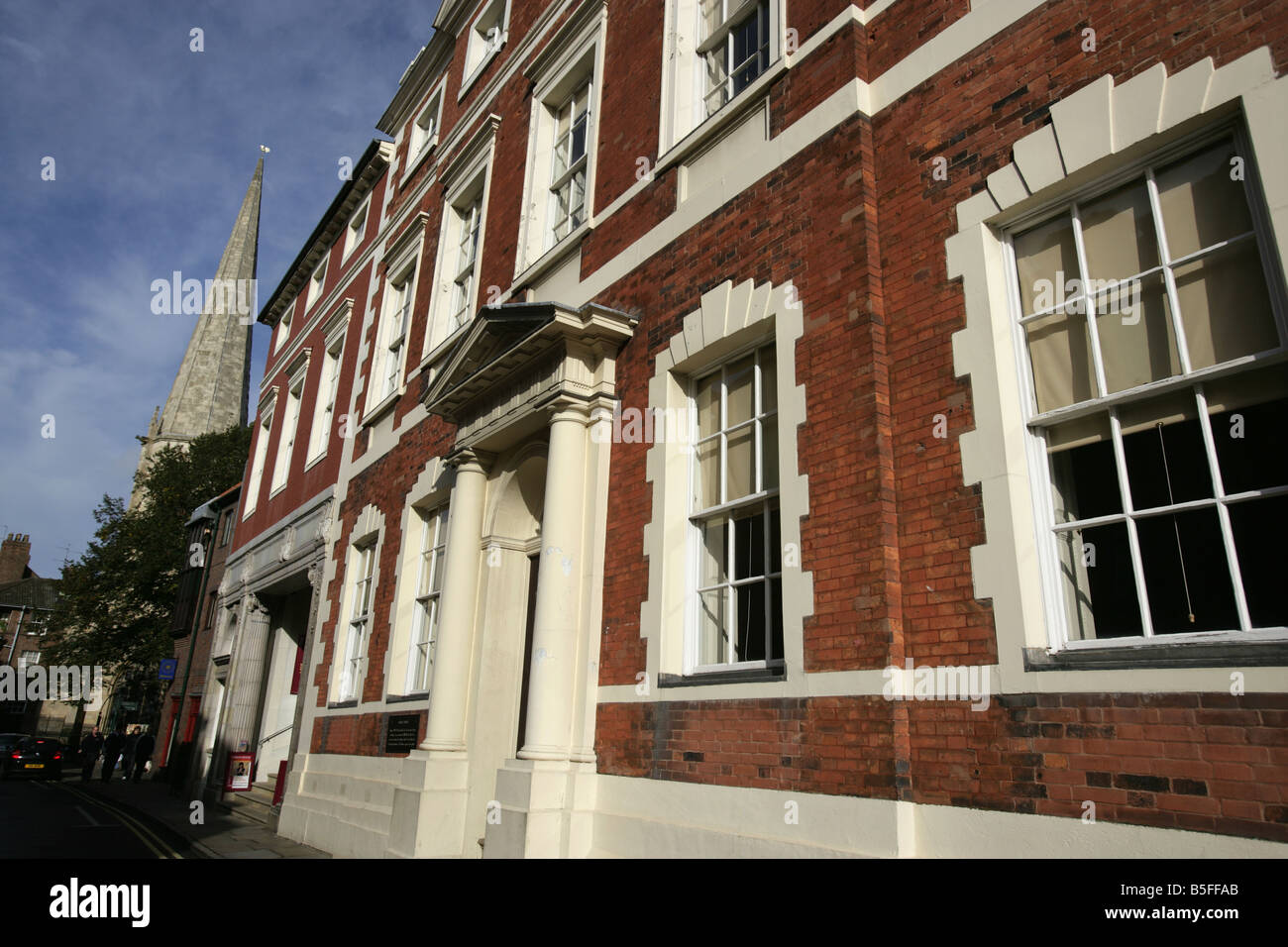 Città di York, Inghilterra. Ingresso al John Carr progettato Fairfax House che è un York Civic Trust restaurato edificio in stile georgiano. Foto Stock