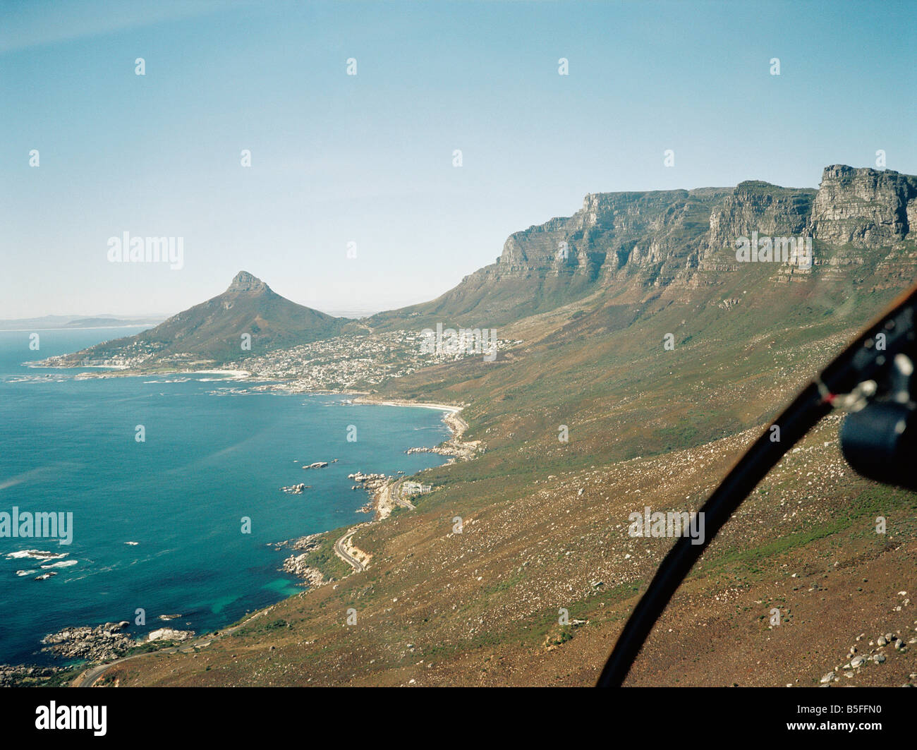 Sud Africa, Western Cape, Cape Town, Vista Aerea di Table Mountain e Cape Town da elicottero Foto Stock