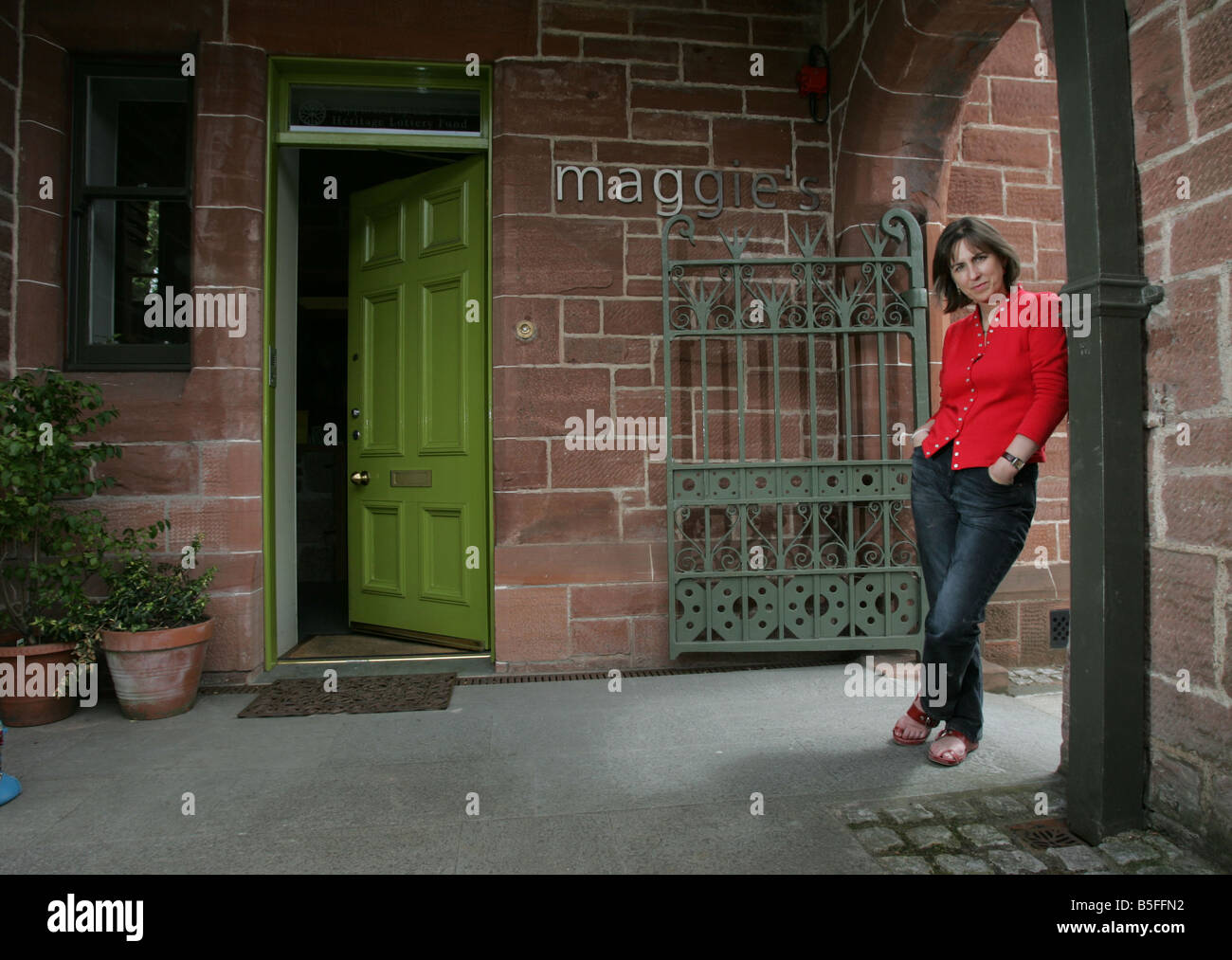 Kirsty Wark presso la Glasgow Maggie's Centre nel vecchio gatehouse presso la Western infermeria Foto Stock