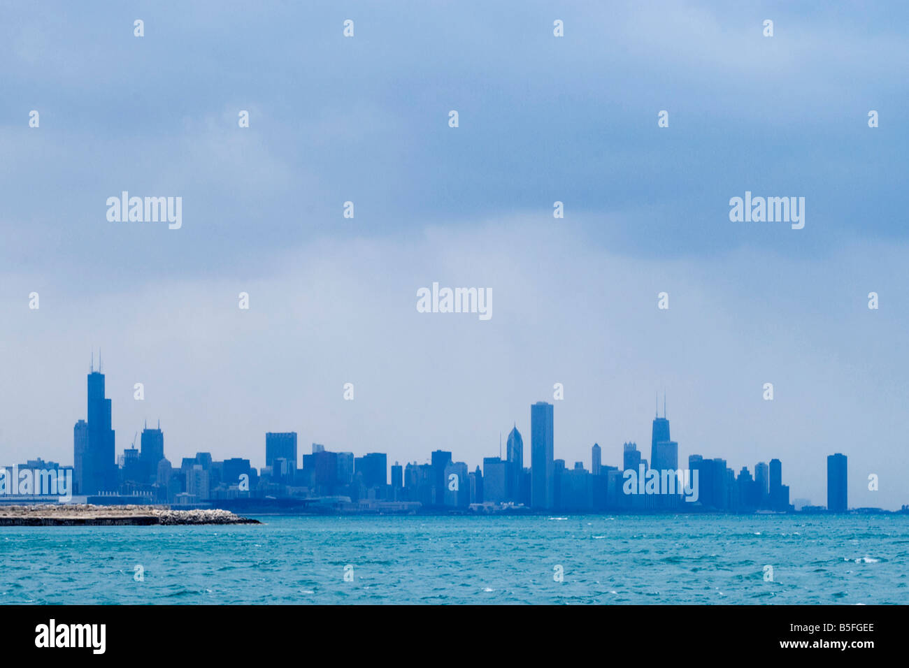 Una vista sullo skyline di Chicago e del lago Michigan da Chicago Promontorio del punto Foto Stock