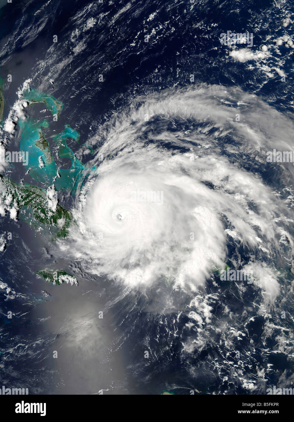 7 settembre 2008 - Hurricane Ike su Cuba, Hispaniola e Bahamas a 18:25 UTC. Foto Stock