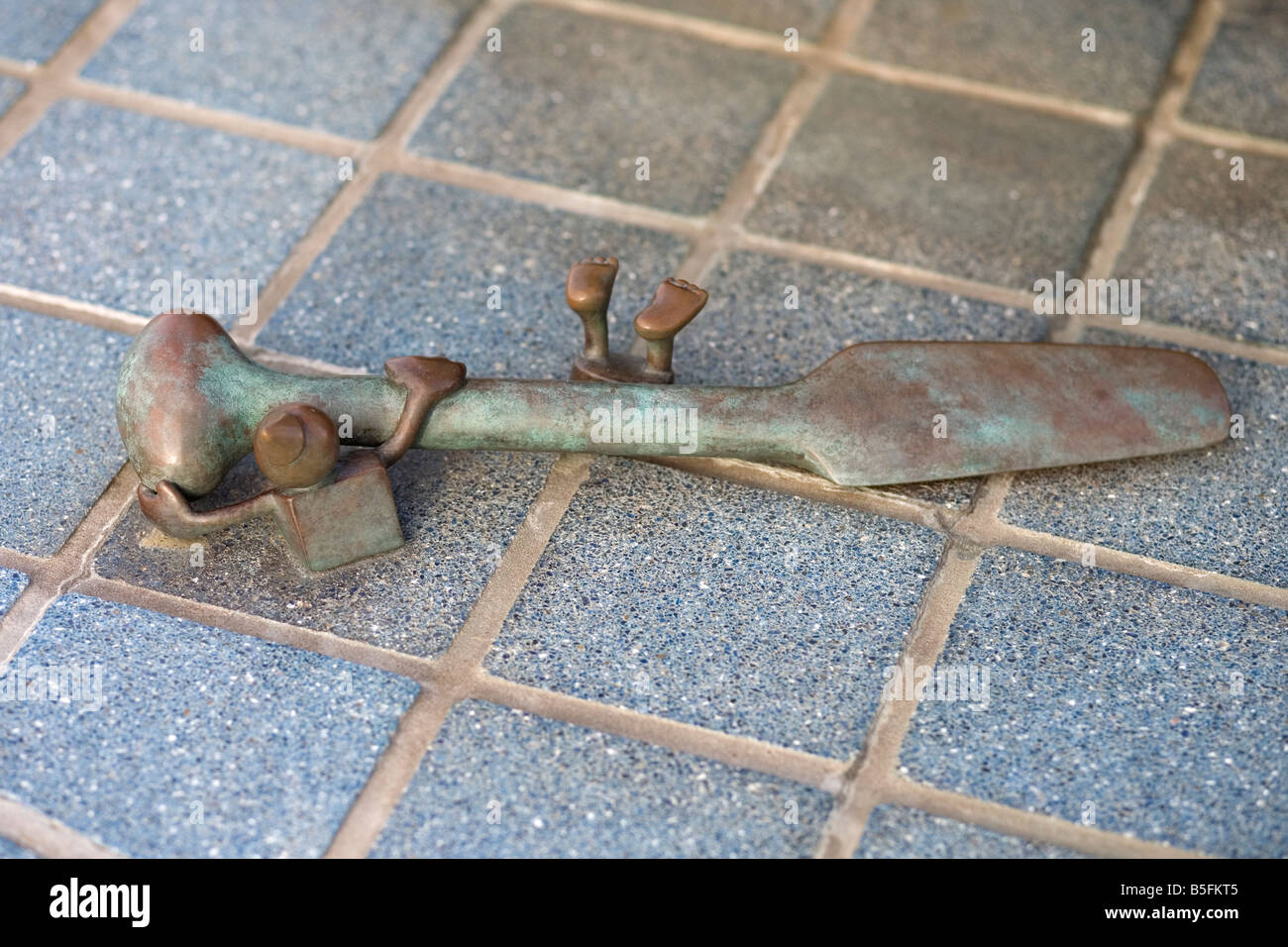 Un Tom Otterness scultura a Scheveningen sculpture park Foto Stock