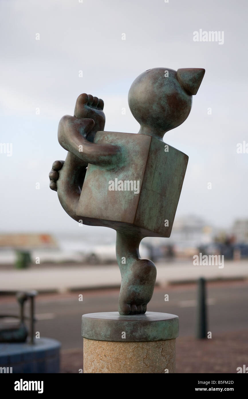 Un Tom Otterness scultura, Scheveningen, Olanda Foto Stock