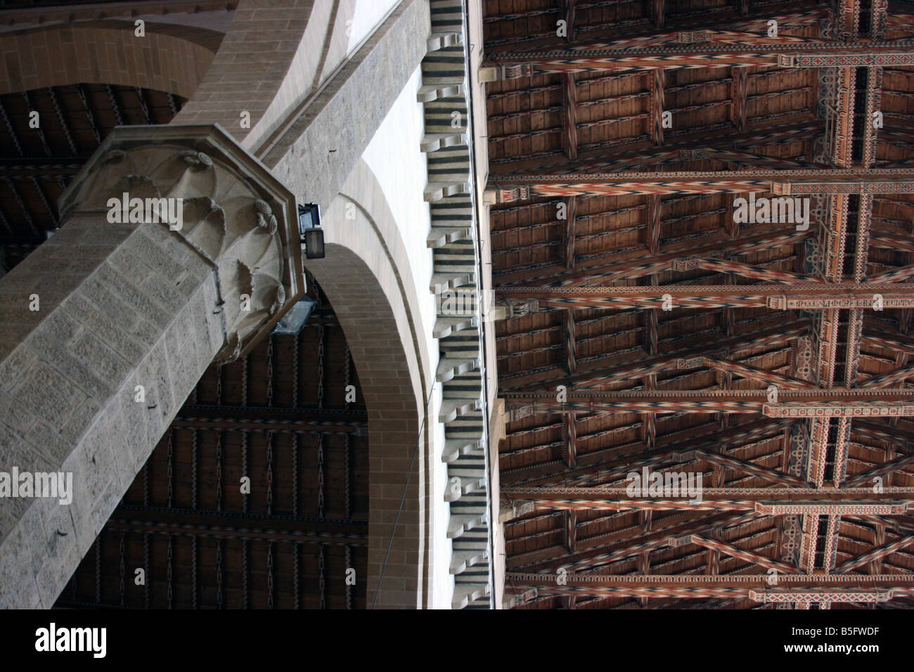 Tetto della Basilica di Santa Croce a Firenze Italia Foto Stock