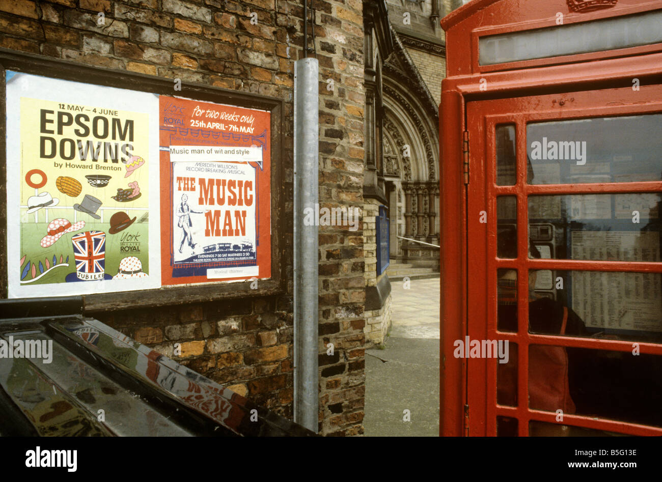 Regno Unito Inghilterra Yorkshire York K6 casella Telefono esterno Theatre Royal 1987 Foto Stock