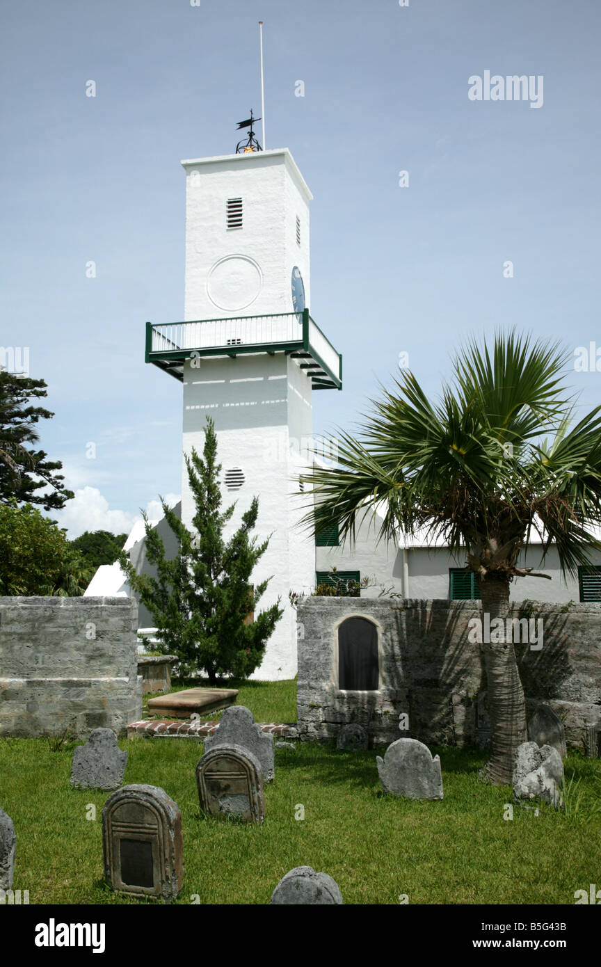 Inquadratura della chiesa di St Peters e uno del suo storico luogo di sepoltura , St George, Bermuda Foto Stock