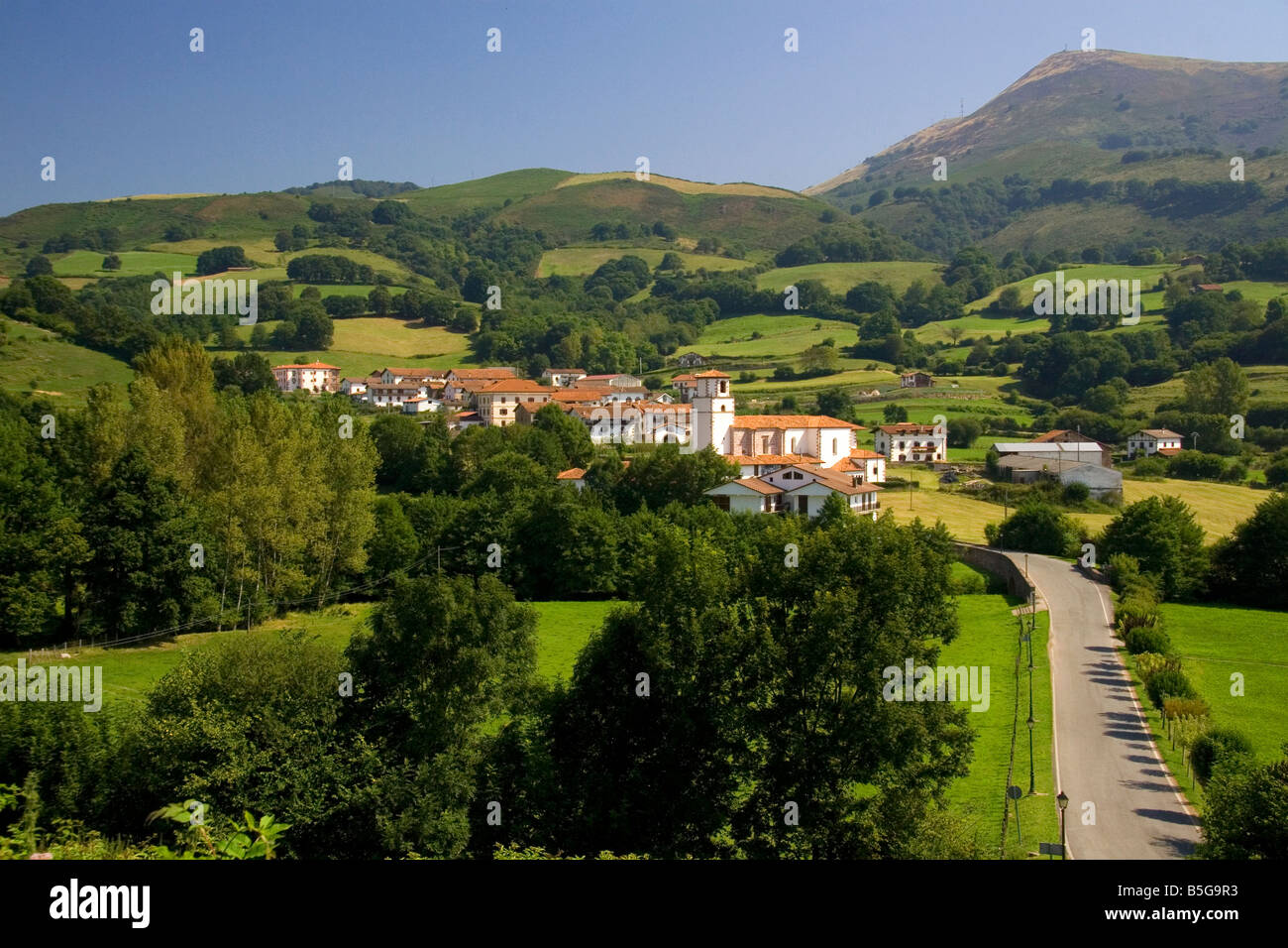 Il villaggio di Amaiur nella valle di Baztan della regione del nord della Spagna Foto Stock