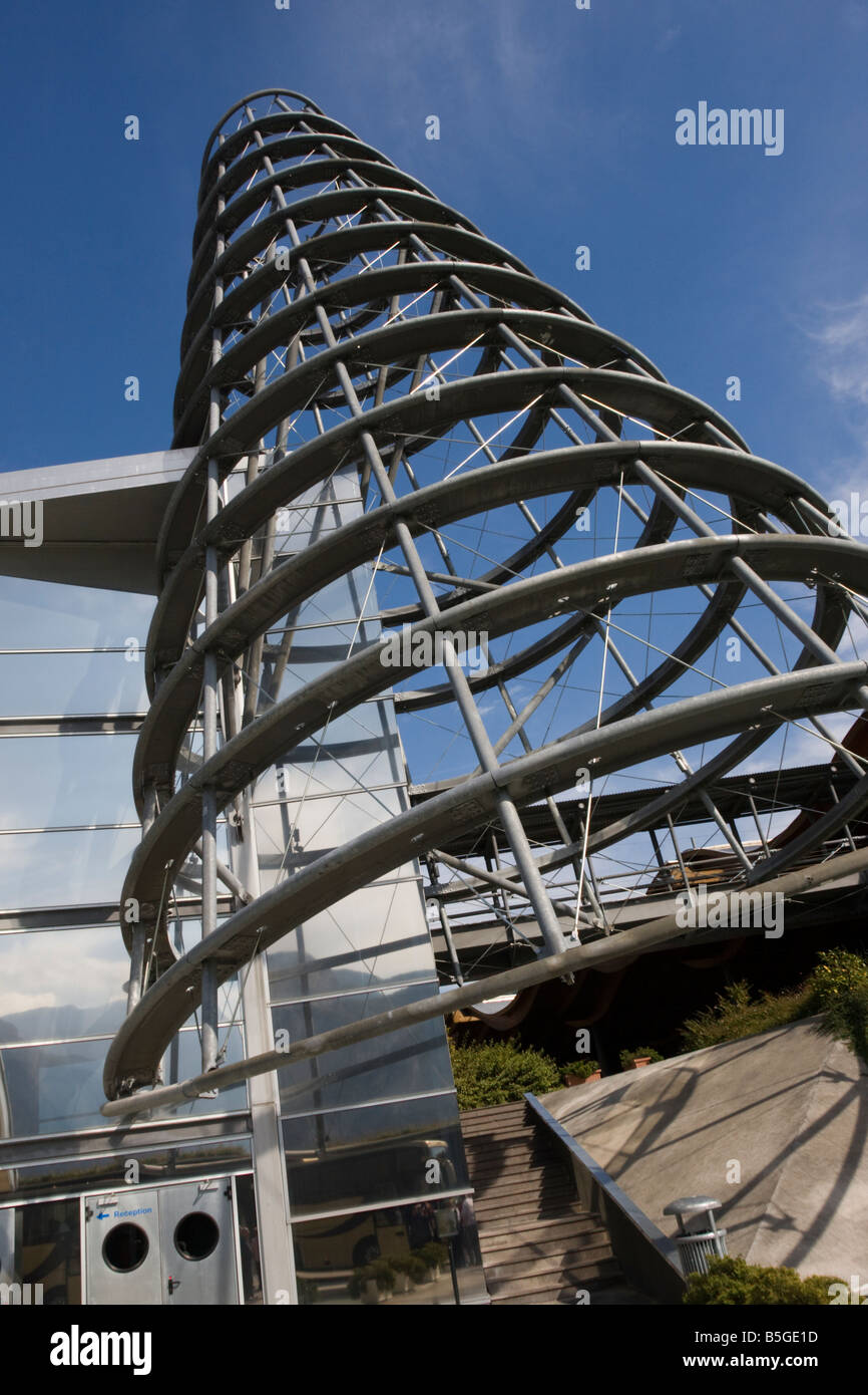 Design a spirale esterno spumante impianto di imbottigliamento a nord italia Foto Stock
