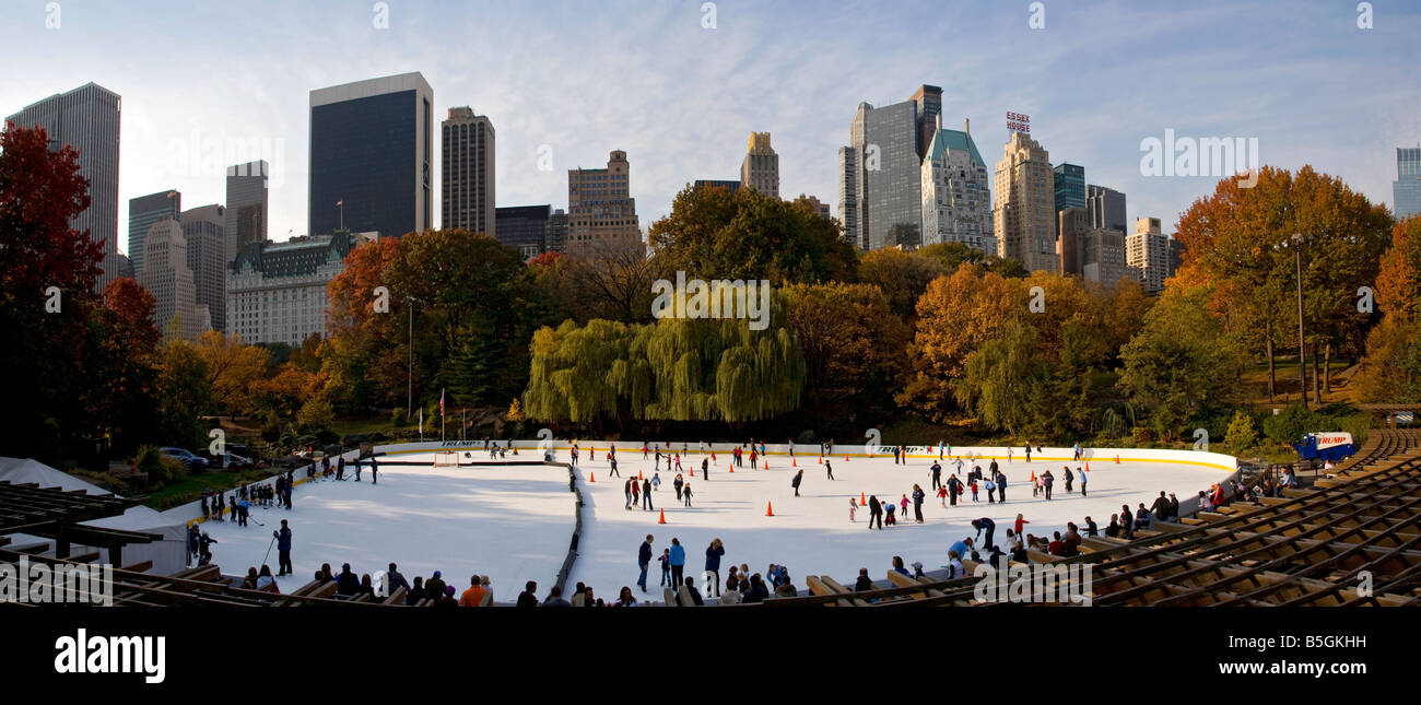 Vista panoramica di wollman Ice Rink,central park,new york,Stati Uniti d'America. Foto Stock