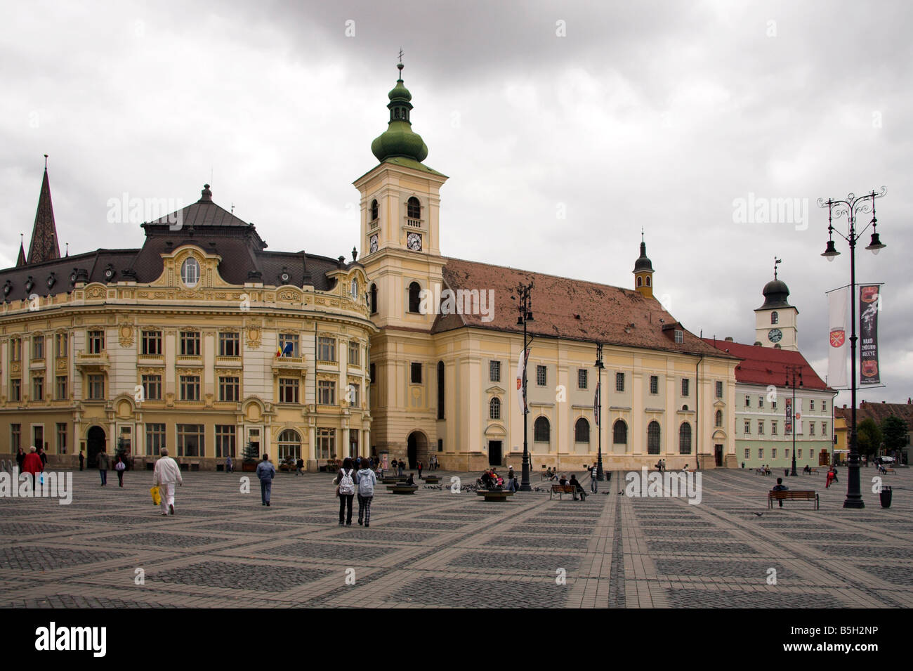 Chiesa cattolica romana, Piata Mare, Piazza Grande, Sibiu, Transilvania, Romania Foto Stock