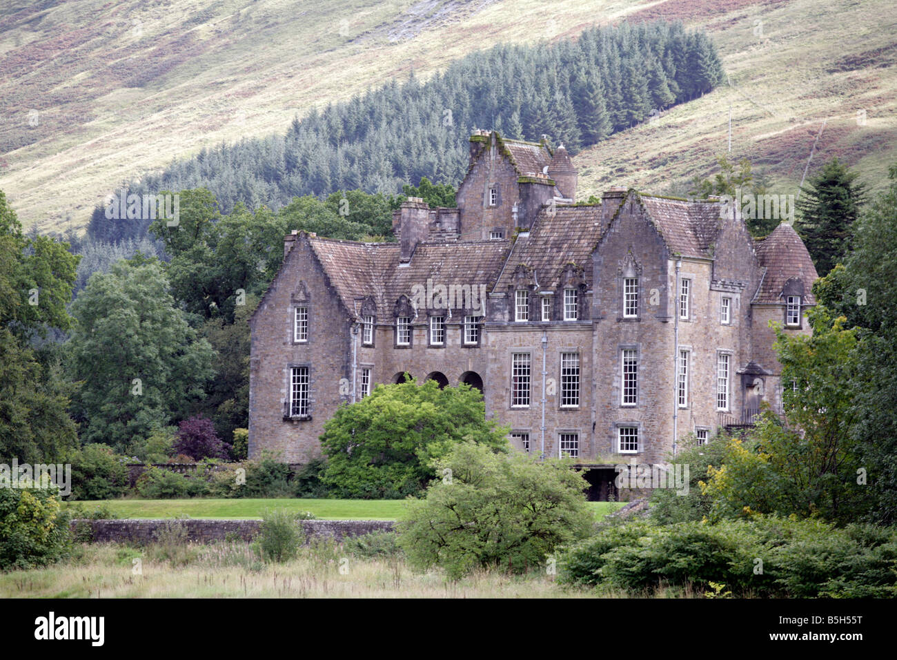 Casa Ardkinglas su Loch Fyne, Argyll and Bute, Regno Unito Scozia. Foto Stock