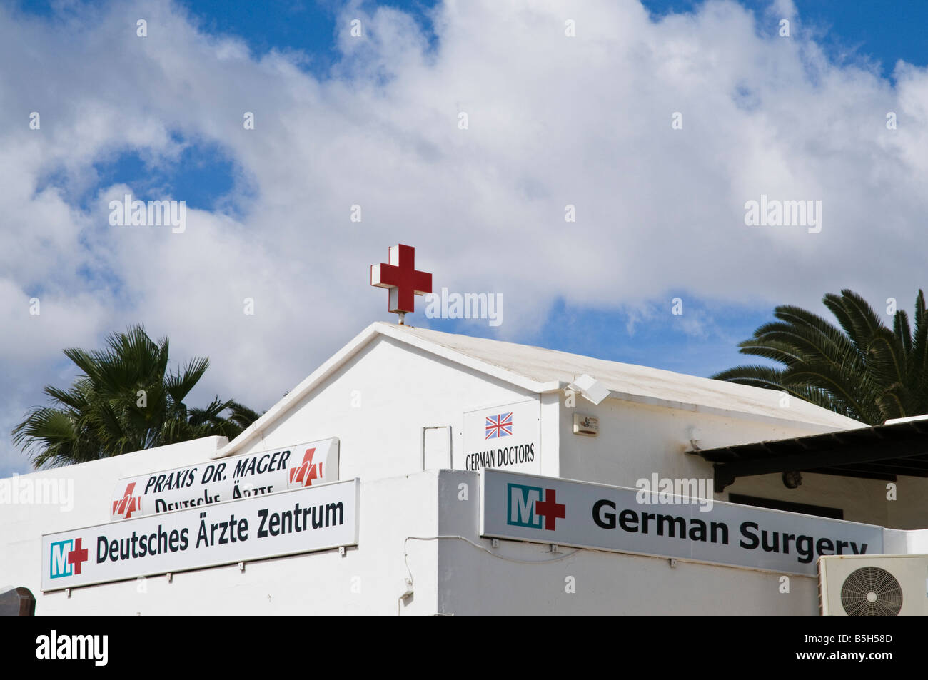 Dh MEDICAL SPAGNA medico tedesco chirurgia in Lanzarote servizi croce rossa salute cura d'oltremare Foto Stock