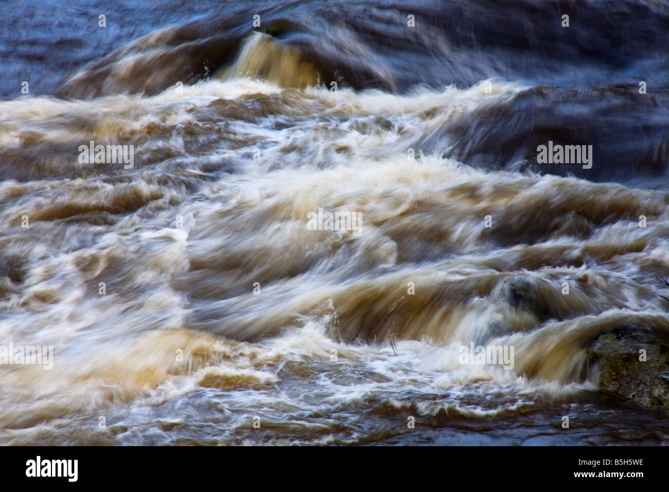 Acqua di fiume rapidamente a cascata,Cumbria,l'Inghilterra,UK Foto Stock