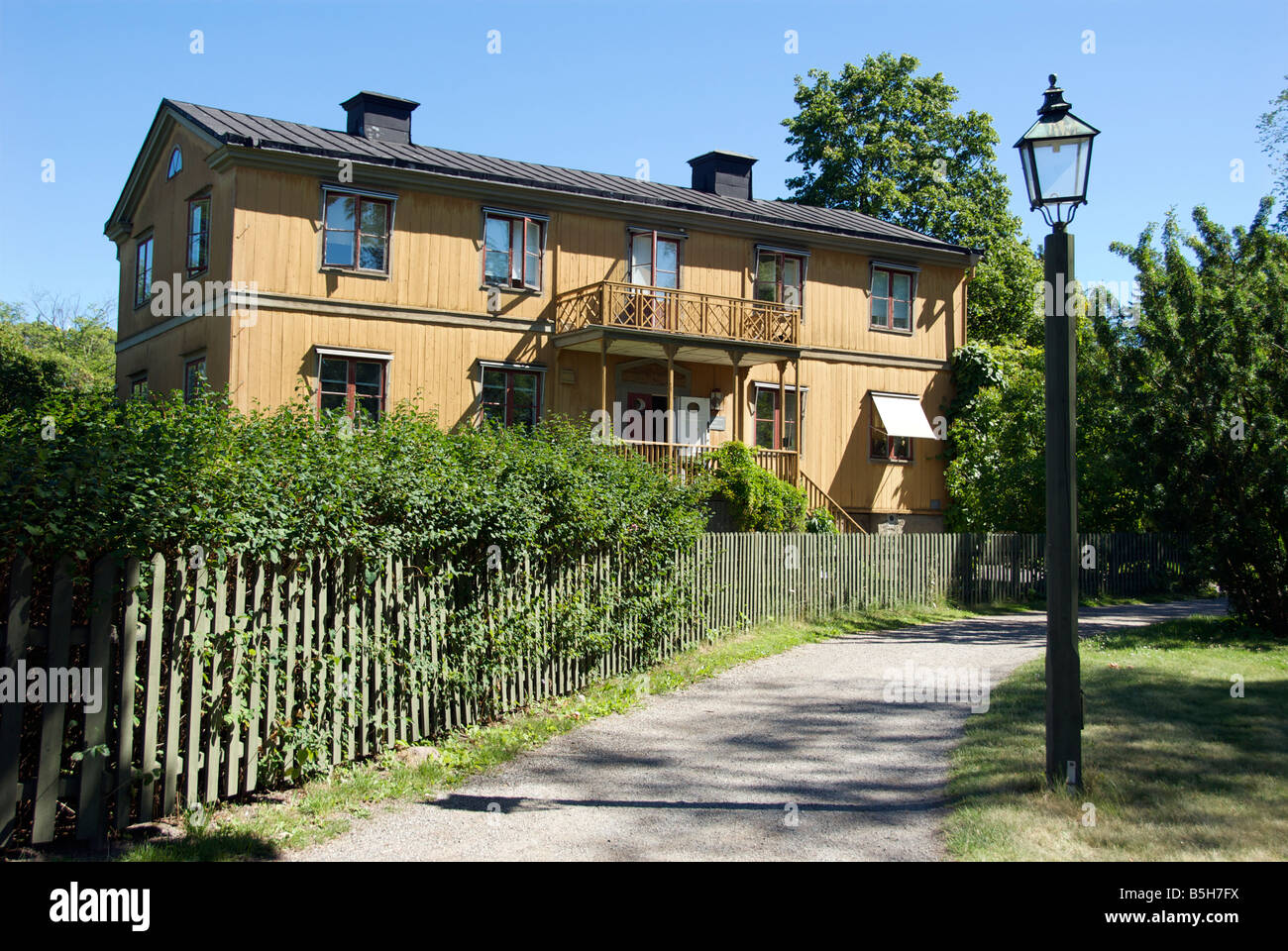 Vecchia casa in legno Skansen Djurgarden Stoccolma Svezia Foto Stock