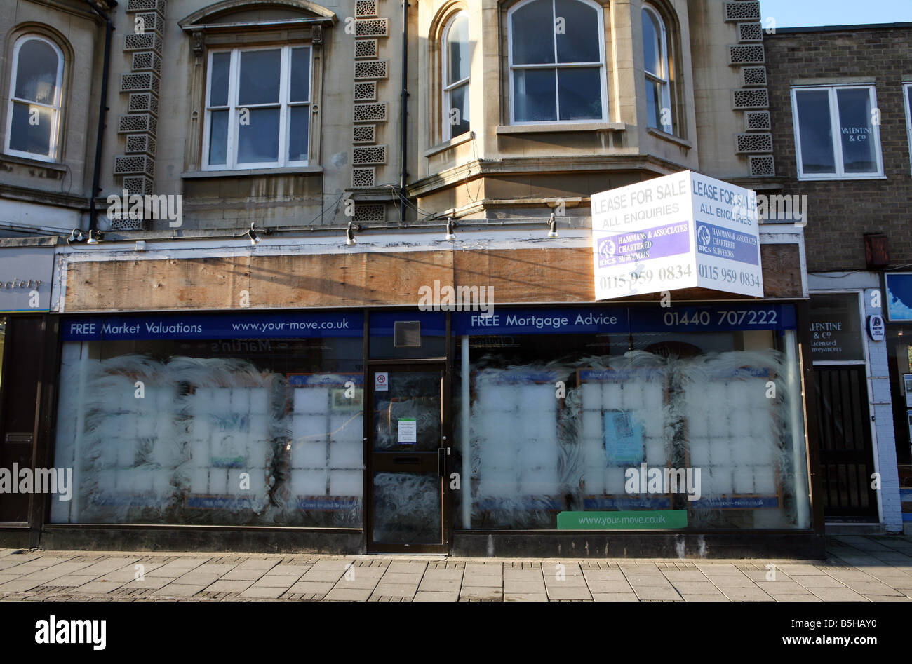 Chiuso di agenti immobiliari a causa del credit crunch, recessione globale e il centro economico in Haverhill Suffolk Foto Stock