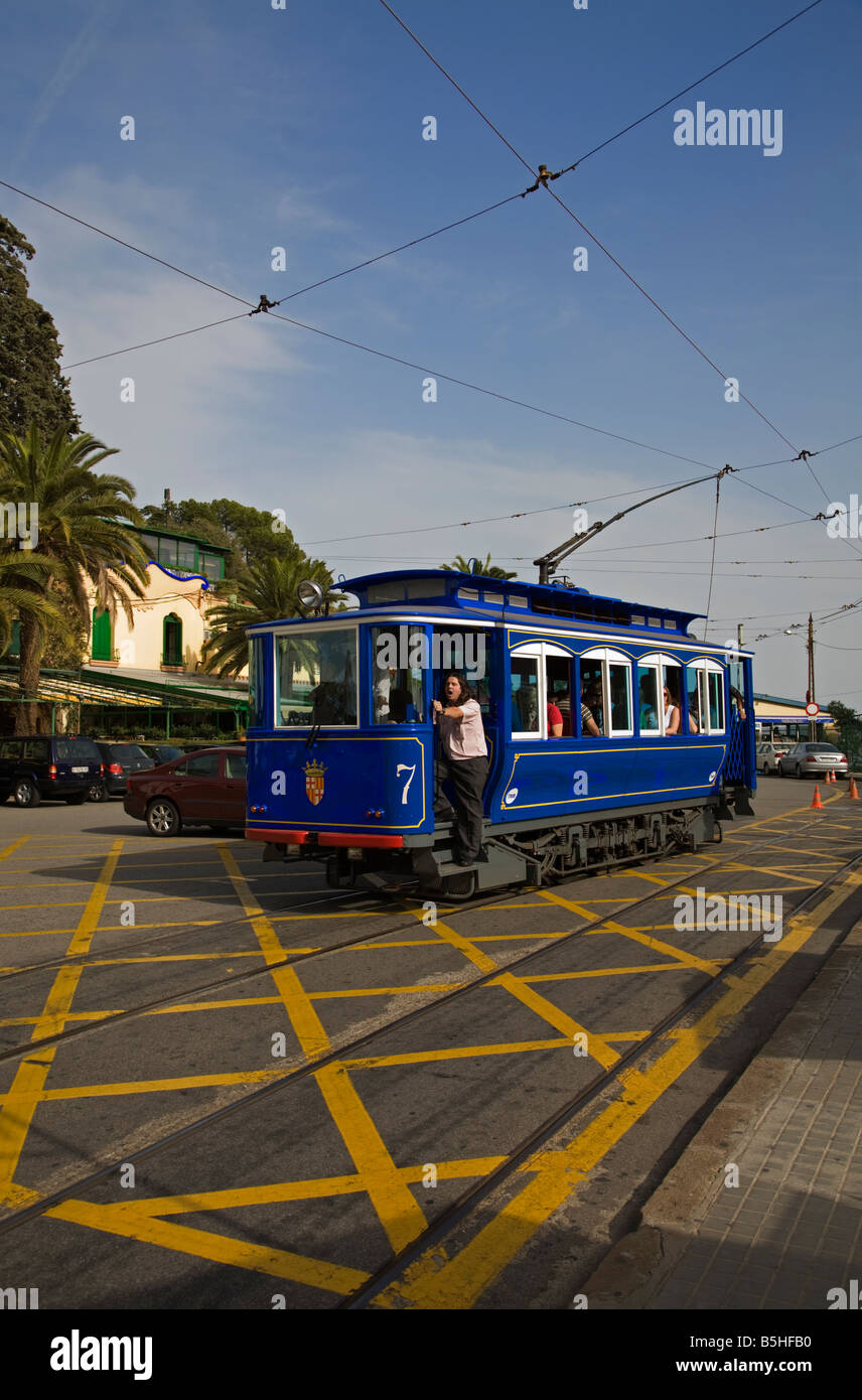 La Tramvia Blau in Plaça de la funicolare a Tibidabo di Barcellona Foto Stock