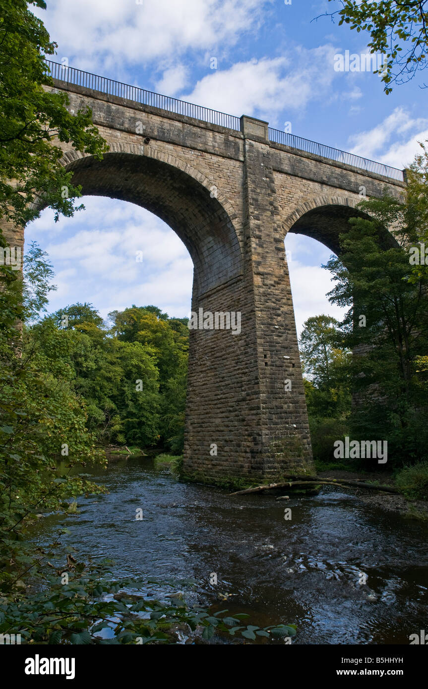 Dh Fiume Avon acquedotto fiume Avon LOTHIAN Union canal ponte sul fiume Avon Scozia viadotto uk acquedotti per via navigabile Foto Stock