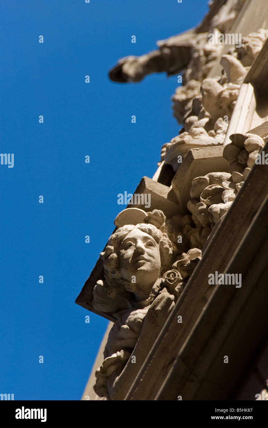 Dettagli architettonici sulla facciata di una casa nel centro storico della città di Valencia Spagna Foto Stock