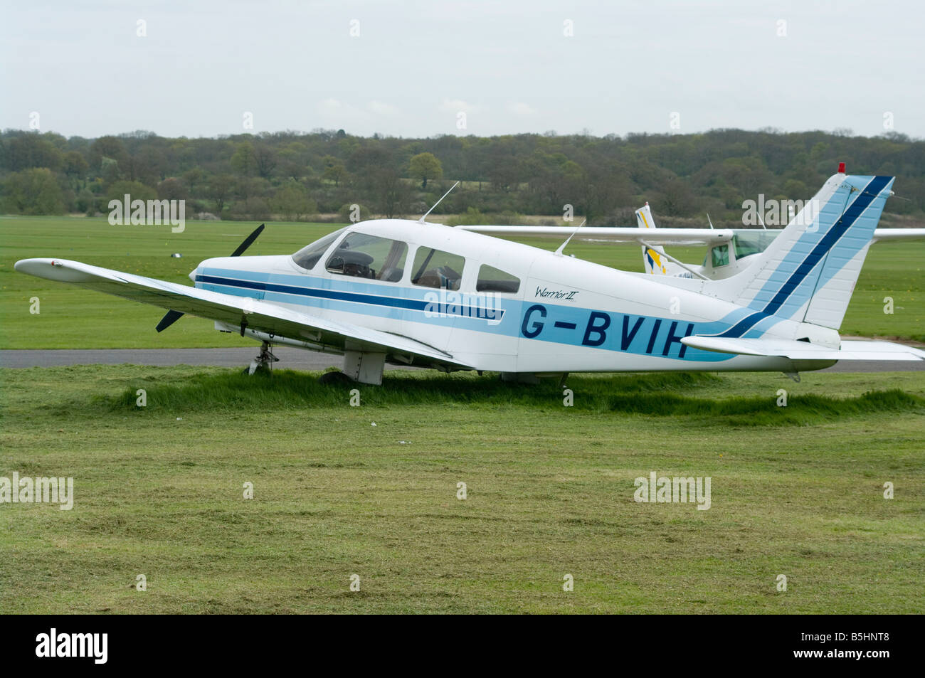 Piper Warrior II G BVIH aerodromo Redhill Surrey piccoli aeromobili piano Aereo Foto Stock