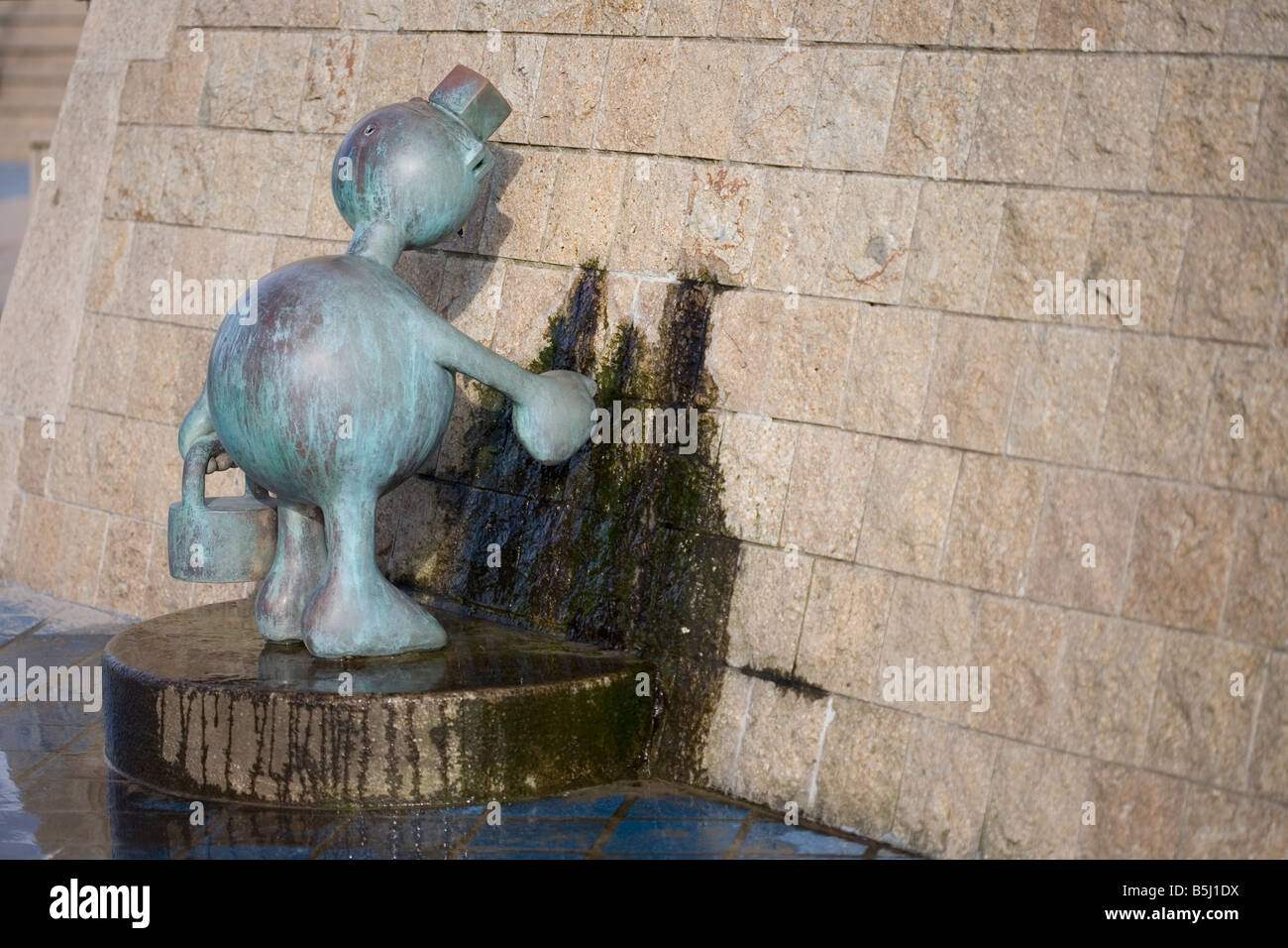 Un Tom Otterness scultura a Scheveningen sculpture park Foto Stock