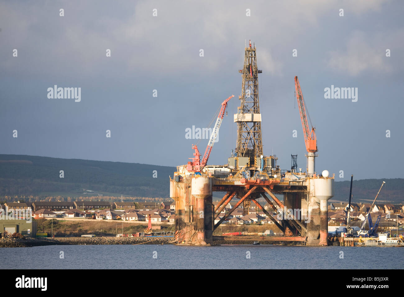 Ocean Princess Majuro, la Ocean Princess Semisub rig offshore flotta, gestito da Diamante di perforazione offshore, a Invergordon, Cromarty Firth, Scozia Foto Stock