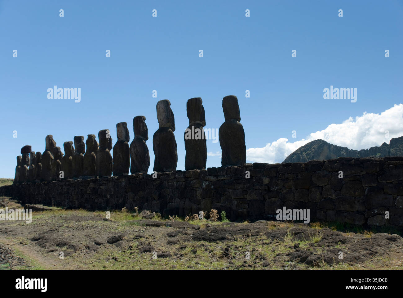 Ahu Tongariki uno dei principali siti di Moai dell'Isola di Pasqua Foto Stock
