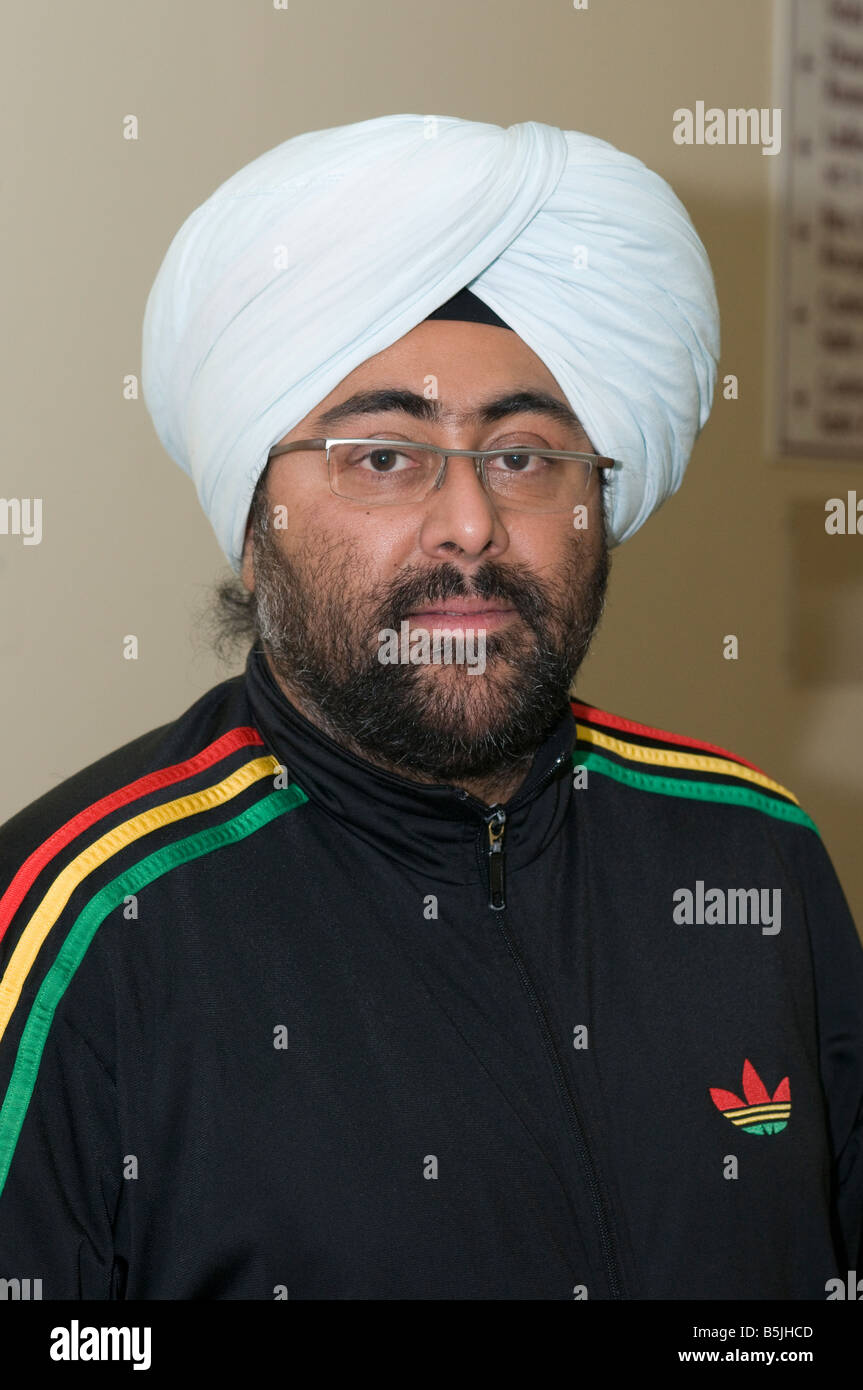 Hardeep Singh Kohli a Cheltenham Festival della Letteratura Gloucestershire in Inghilterra Foto Stock